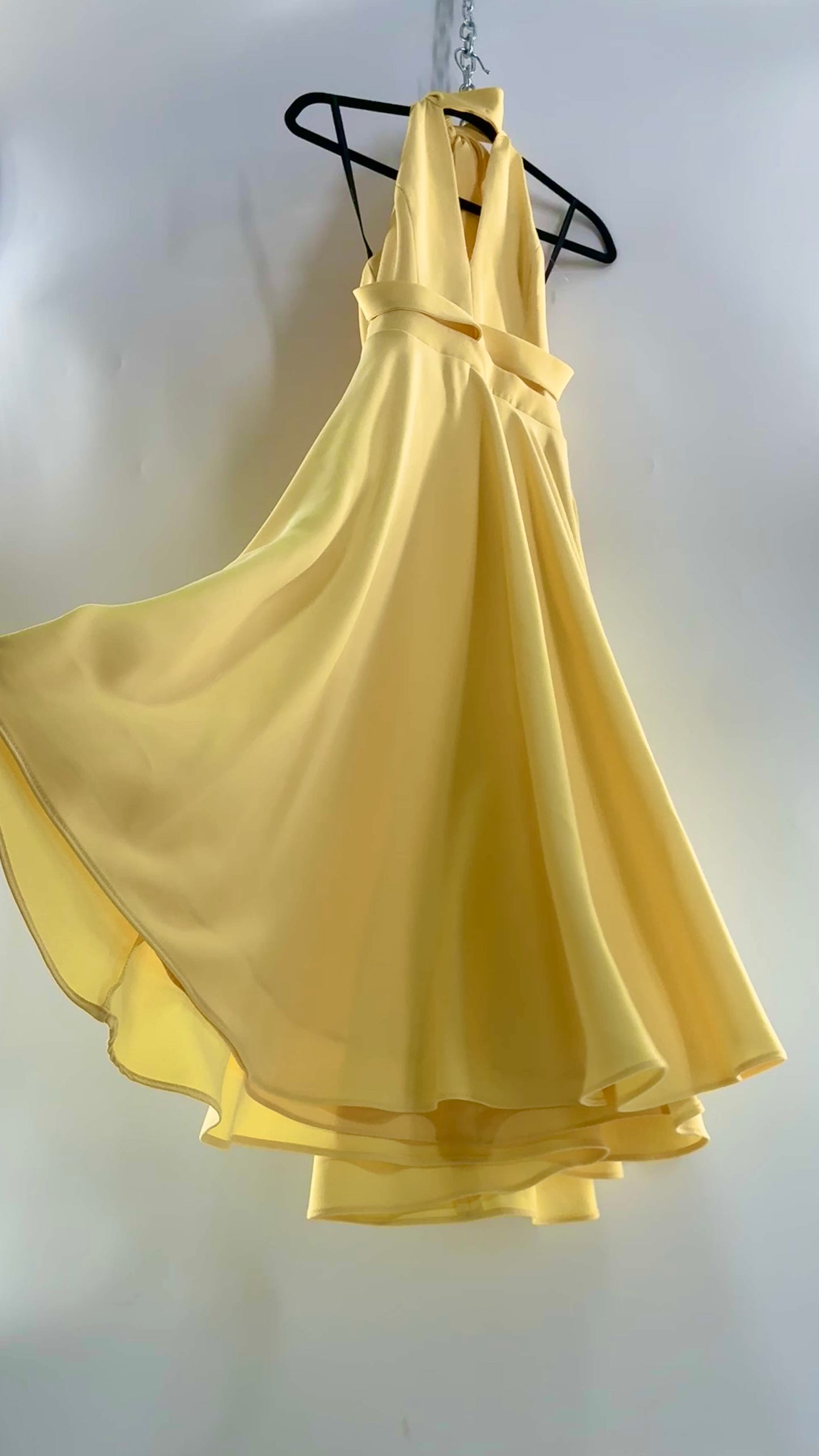 BLACK HALO Yellow High Neck Open Back 1950s Style Circle Skirt Dress with Tags Attached (8,10)