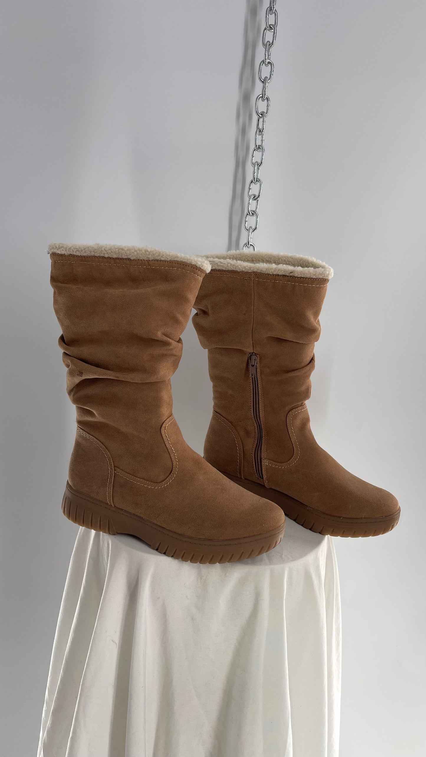 White Mountain Stacked/Ruched Brown Suede Leather Boots with Sherpa Lining and Tags Attached (8.5)