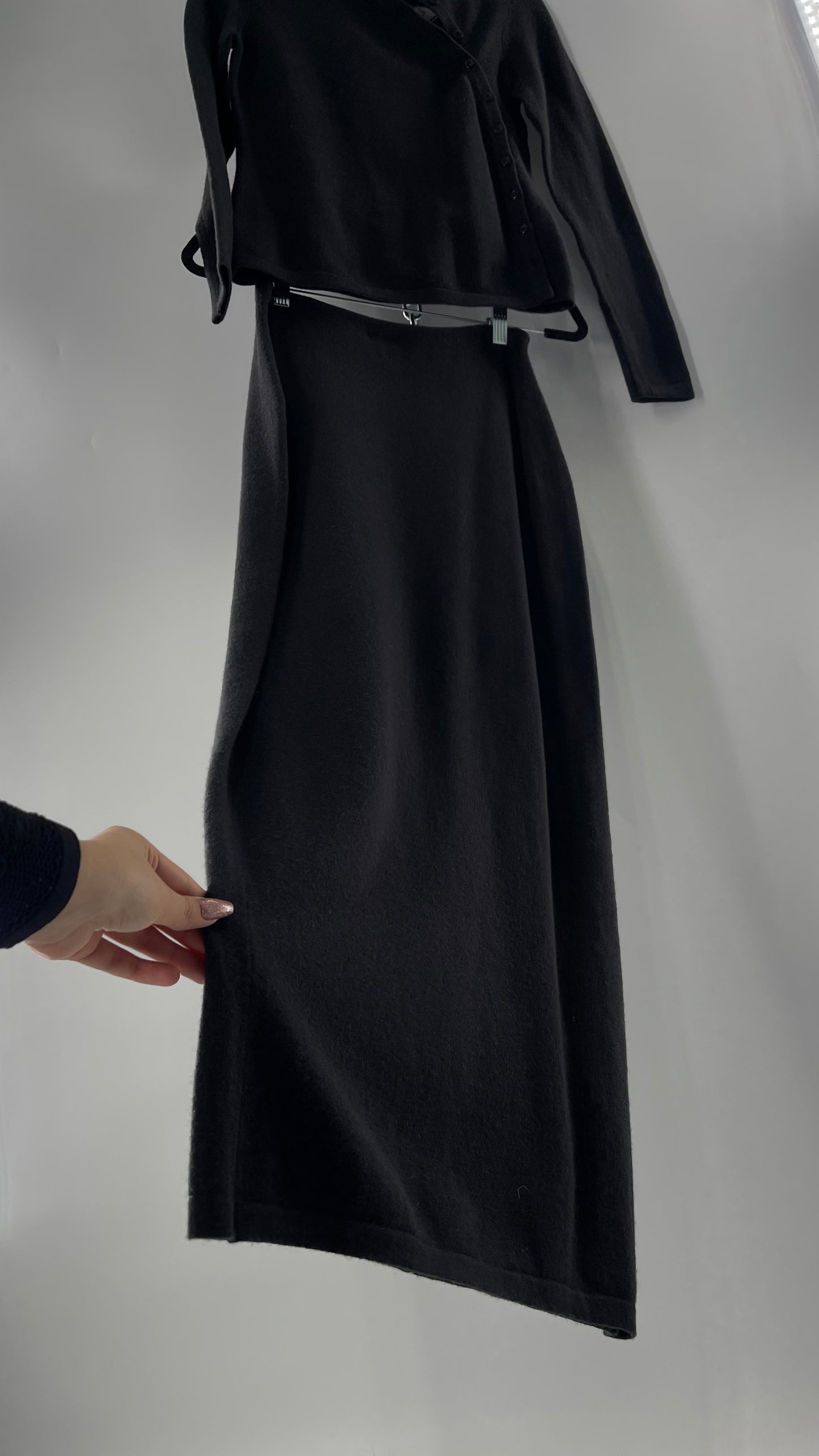 Vintage MAGASCHONI 80% Wool and 20% Spandex Black Button Front Long Sleeve and Midi Skirt (XS)