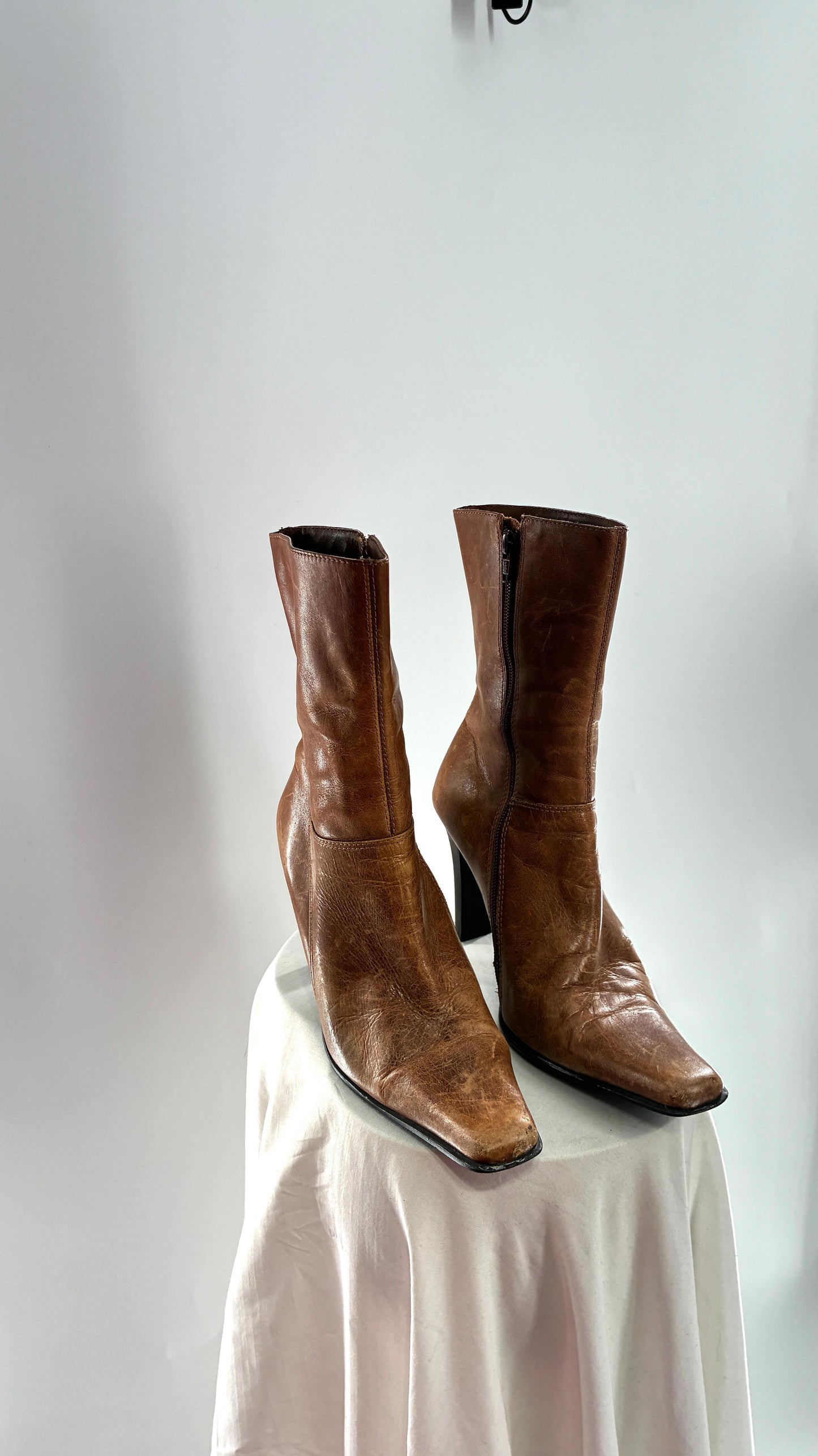 Vintage 1990s STEVE MADDEN Joesie Distressed Leather Pointed Square Toe Booties Made in Brazil (8)