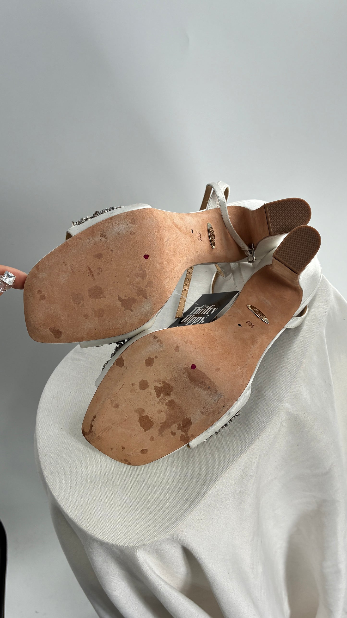BADGLEY MISCHKA White Square Toe Embellished Florals Heels (9.5)