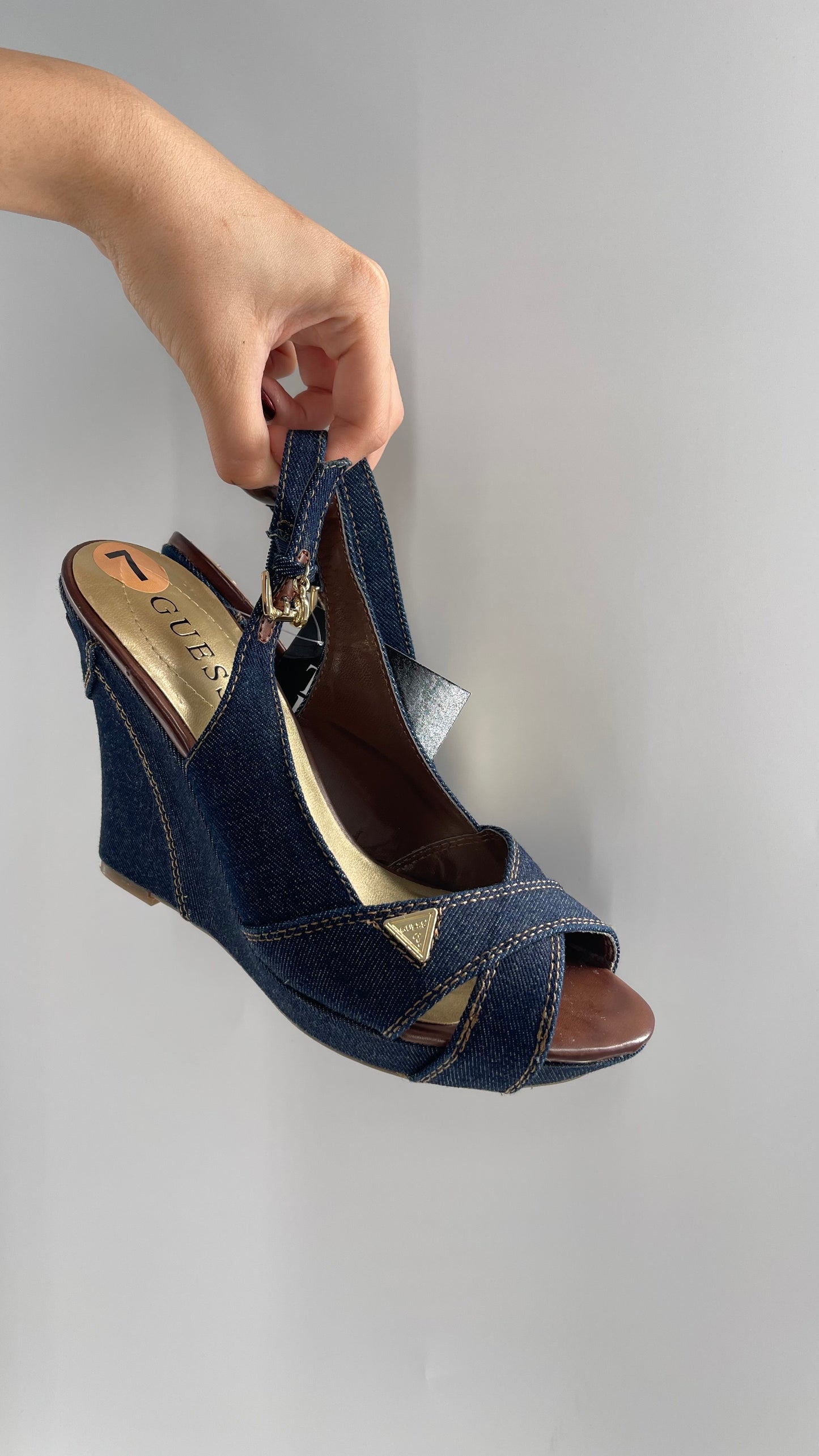 Vintage GUESS Dark Denim Jeans Wedges with Slingback Strap and Iconic Logo (7)