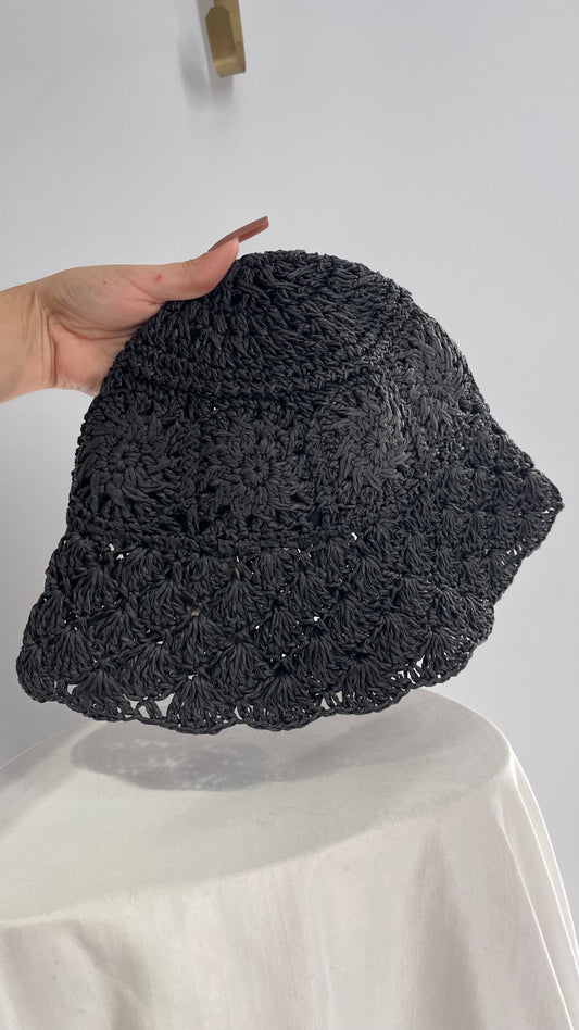 Black Straw Sun/Bucket Hat