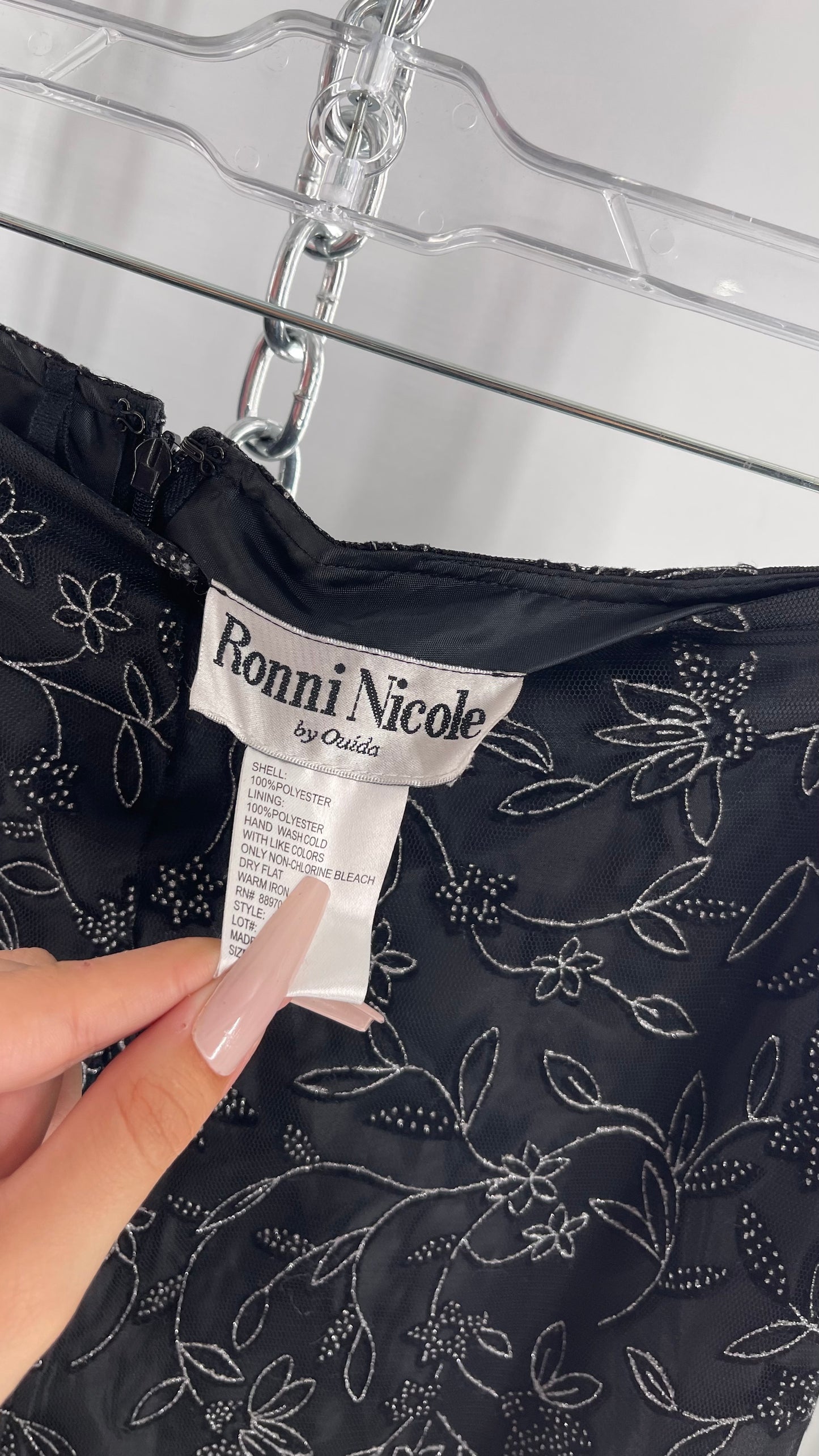 Deadstock Vintage Ronni Nicole 1990 Black Capri with Mesh Silver Floral Details and Tags Attached (XL)