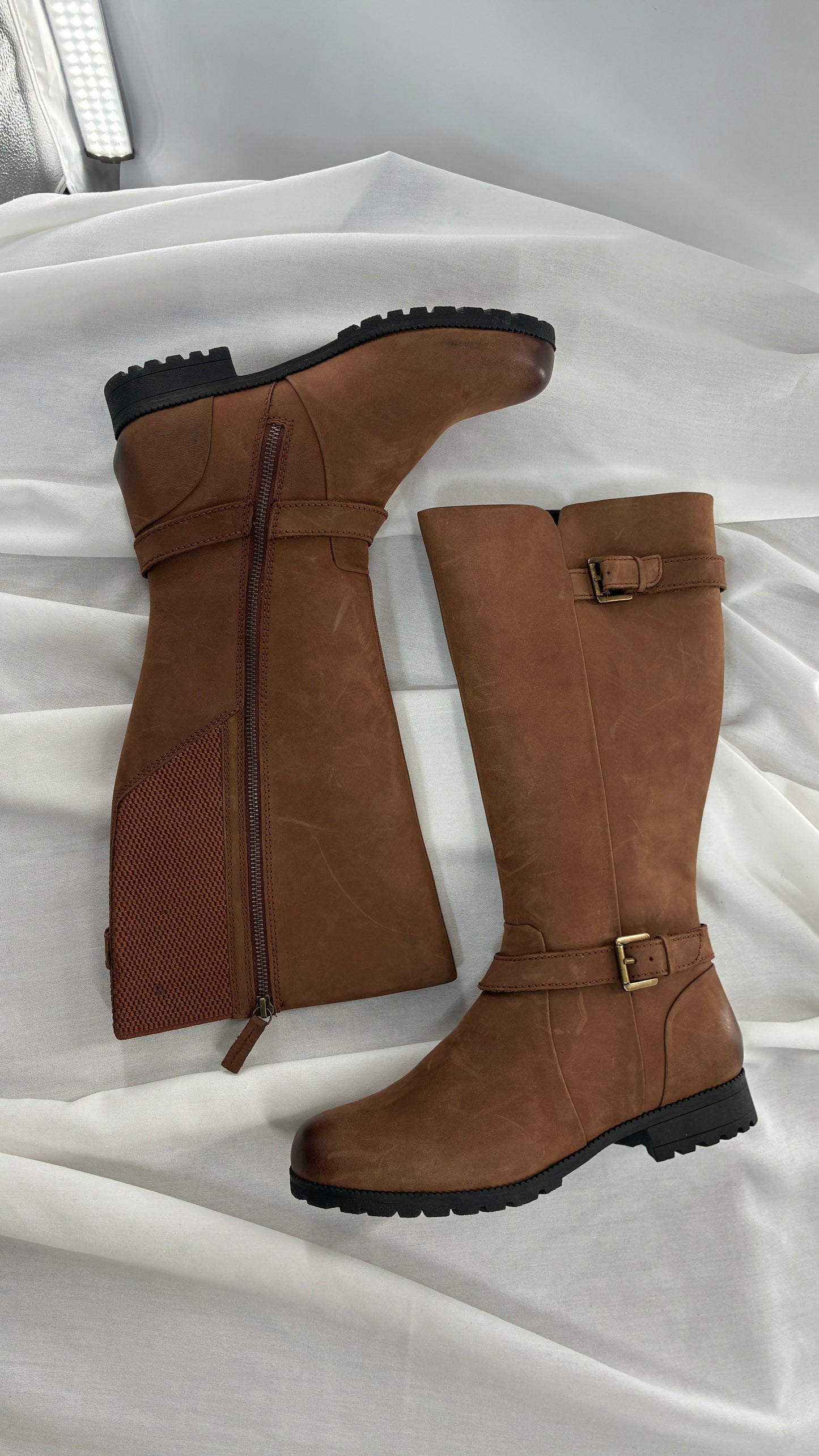 Deadstock Vintage HOTTER Belle Genuine Thick Leather Waxed Boots with Polished Toe Box and Heel (9)