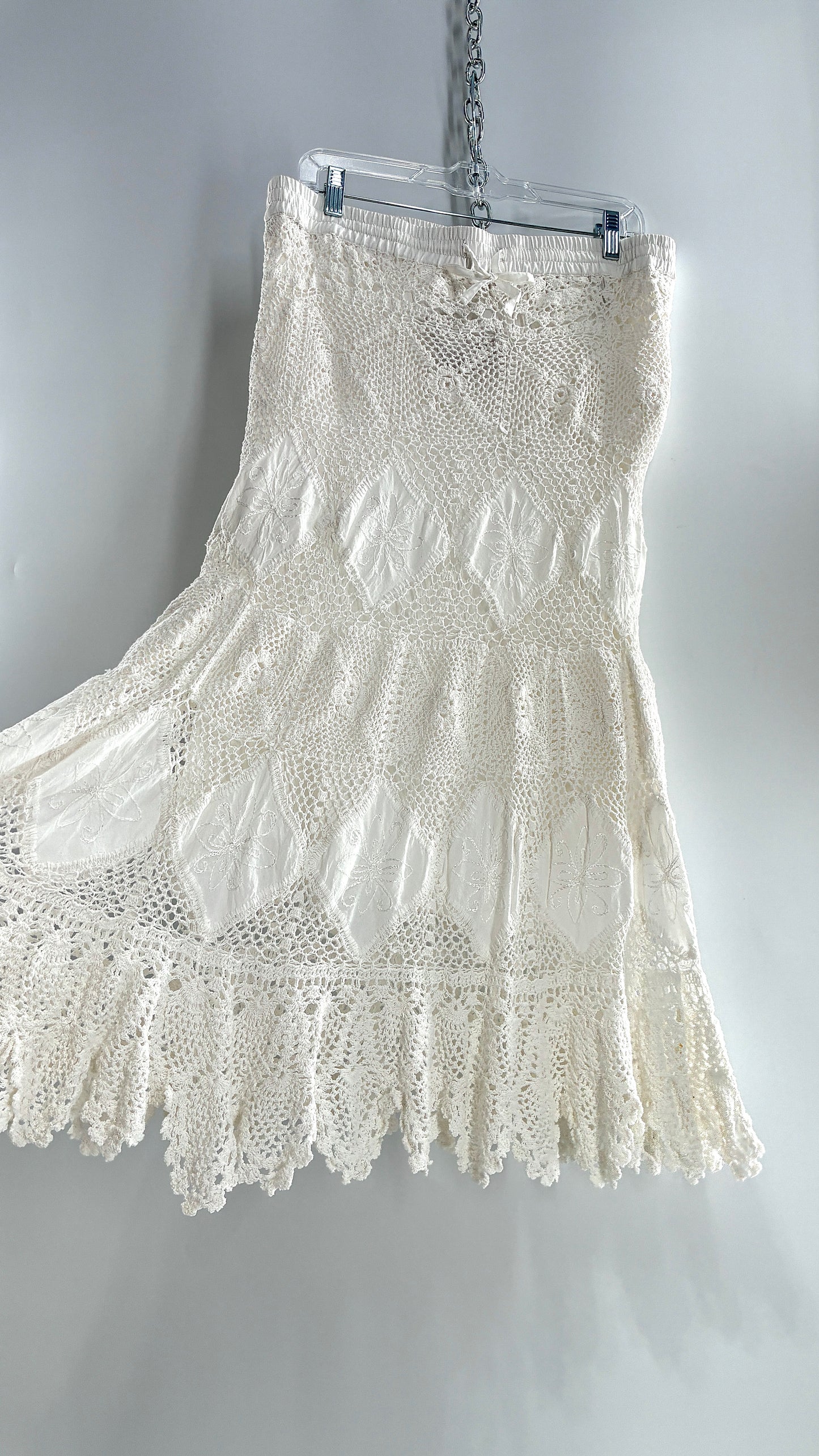 Vintage Full Length White Crochet and Appliqué Skirt (Petite Medium)