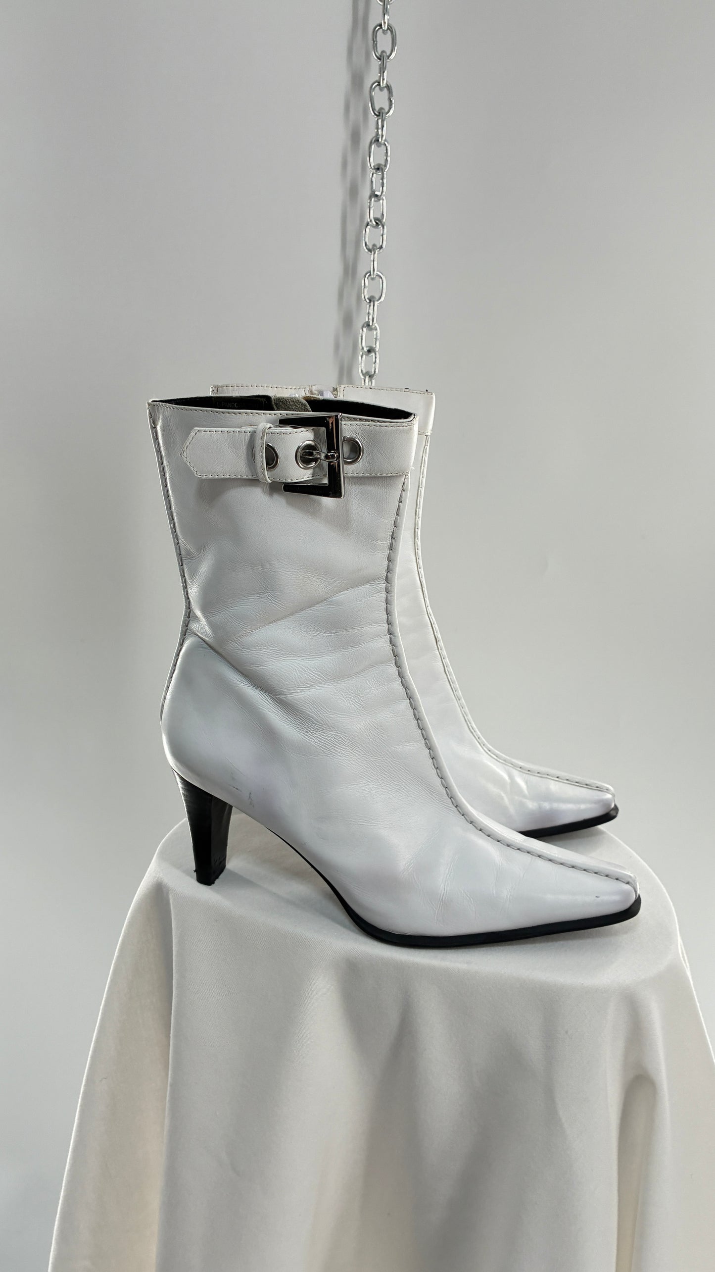 Vintage FRANCO SARTO White Leather Pointed Toe Boots with Ankle Buckle (7.5)