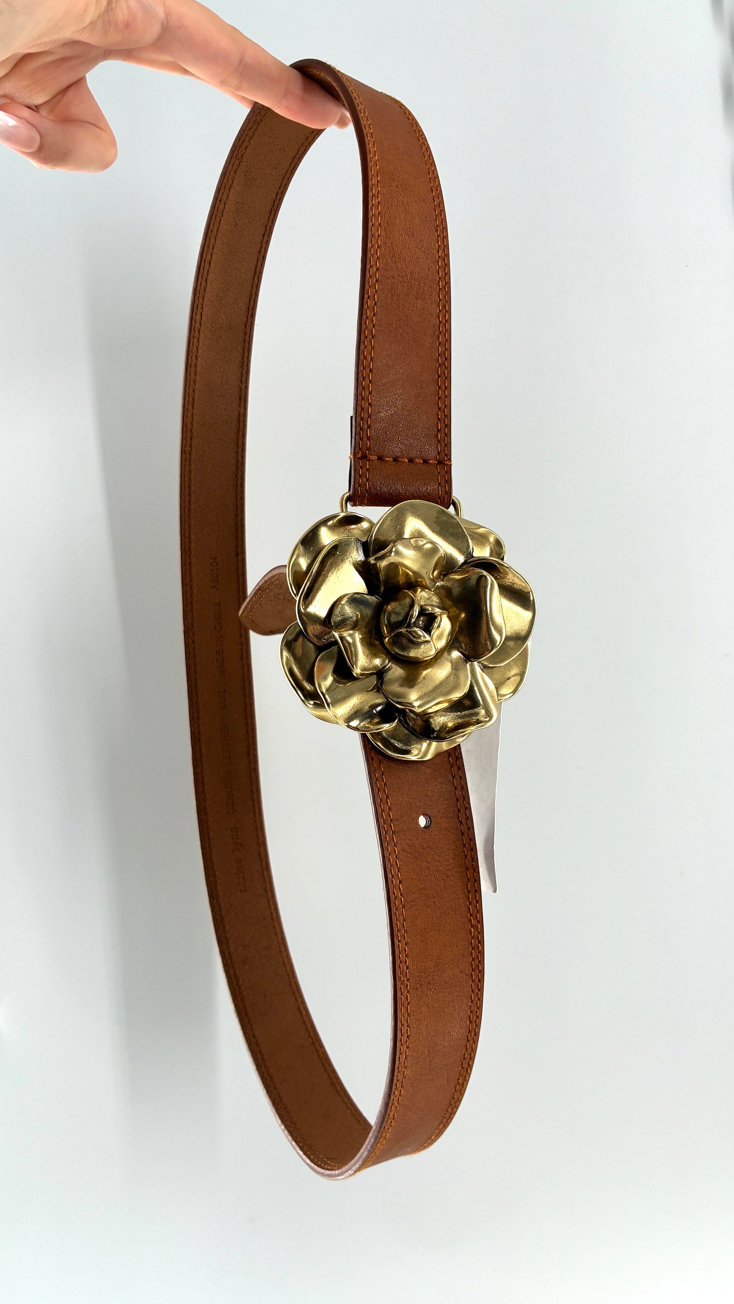 Deadstock Vintage AIMEE LYNN Genuine Leather Belt with Oversized Gold Metal Rosette (M/L)