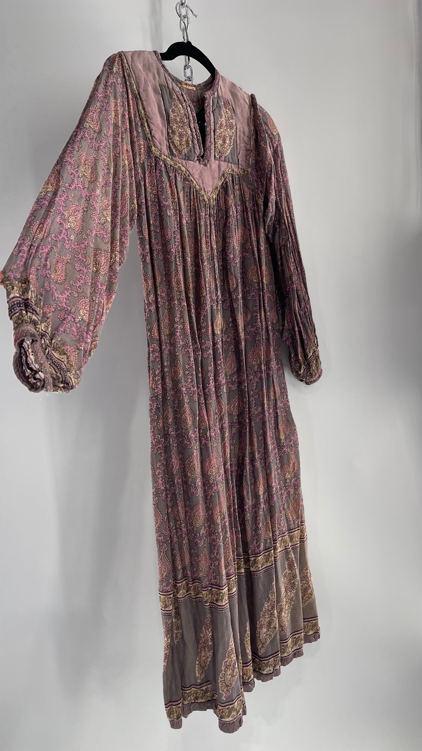 Vintage 1970s Handmade Dusty Purple Full Length Dress with Paisley Pattern and Quilted Neckline (Small)