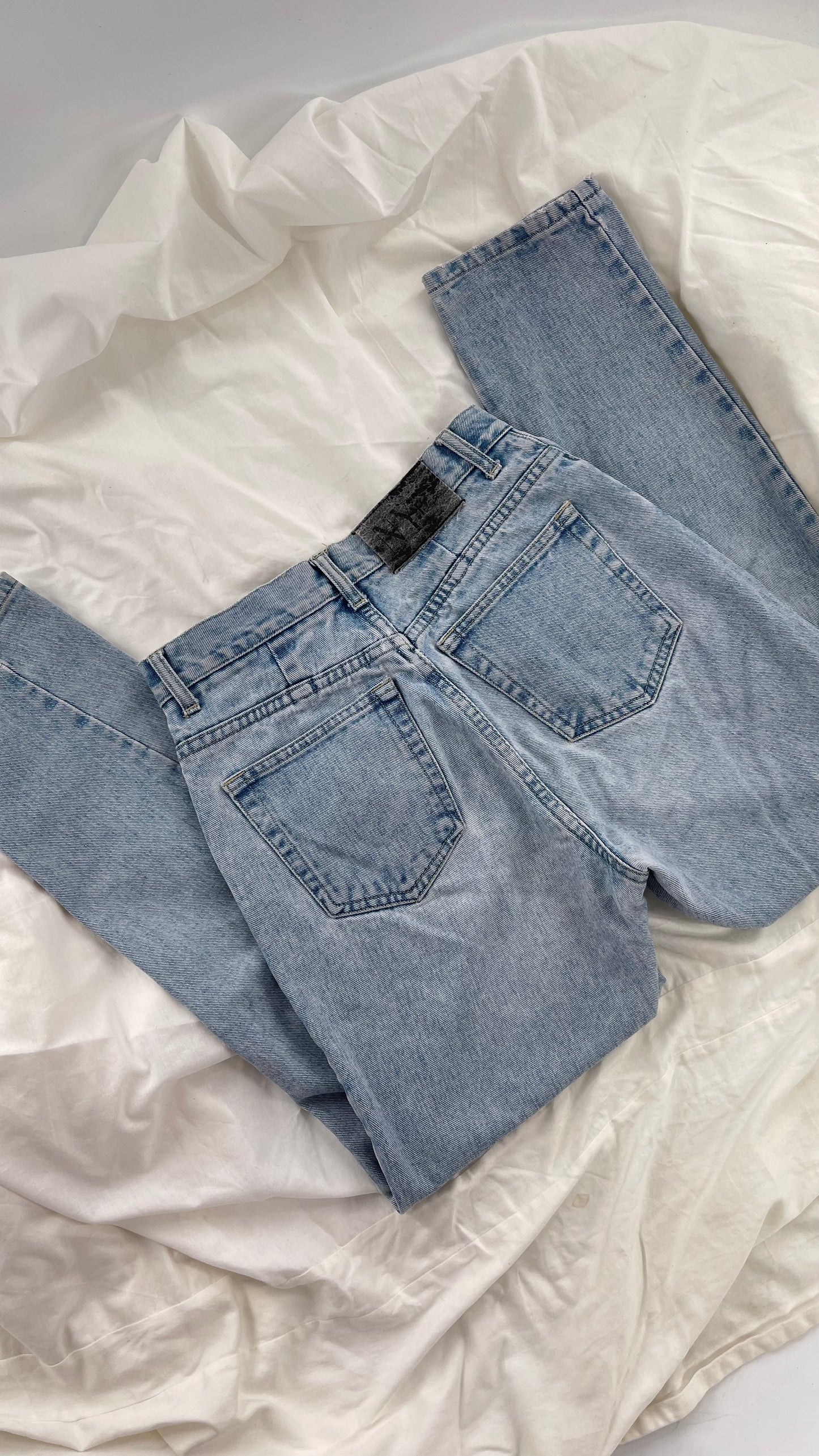 Vintage NYJeans 1990s High Rise Light Wash Jeans (6)