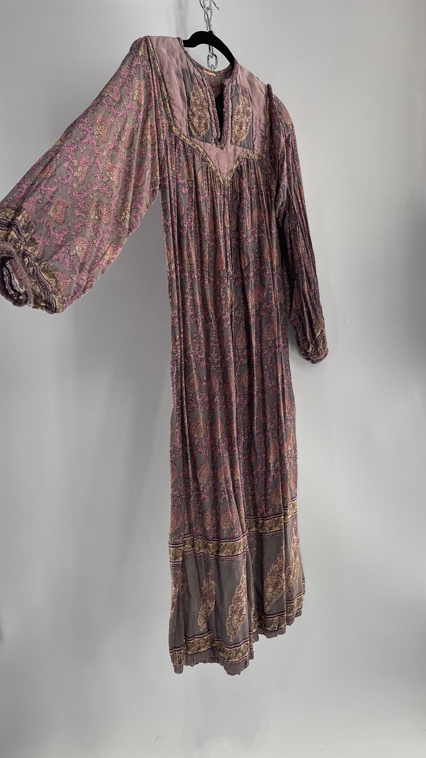 Vintage 1970s Handmade Dusty Purple Full Length Dress with Paisley Pattern and Quilted Neckline (Small)