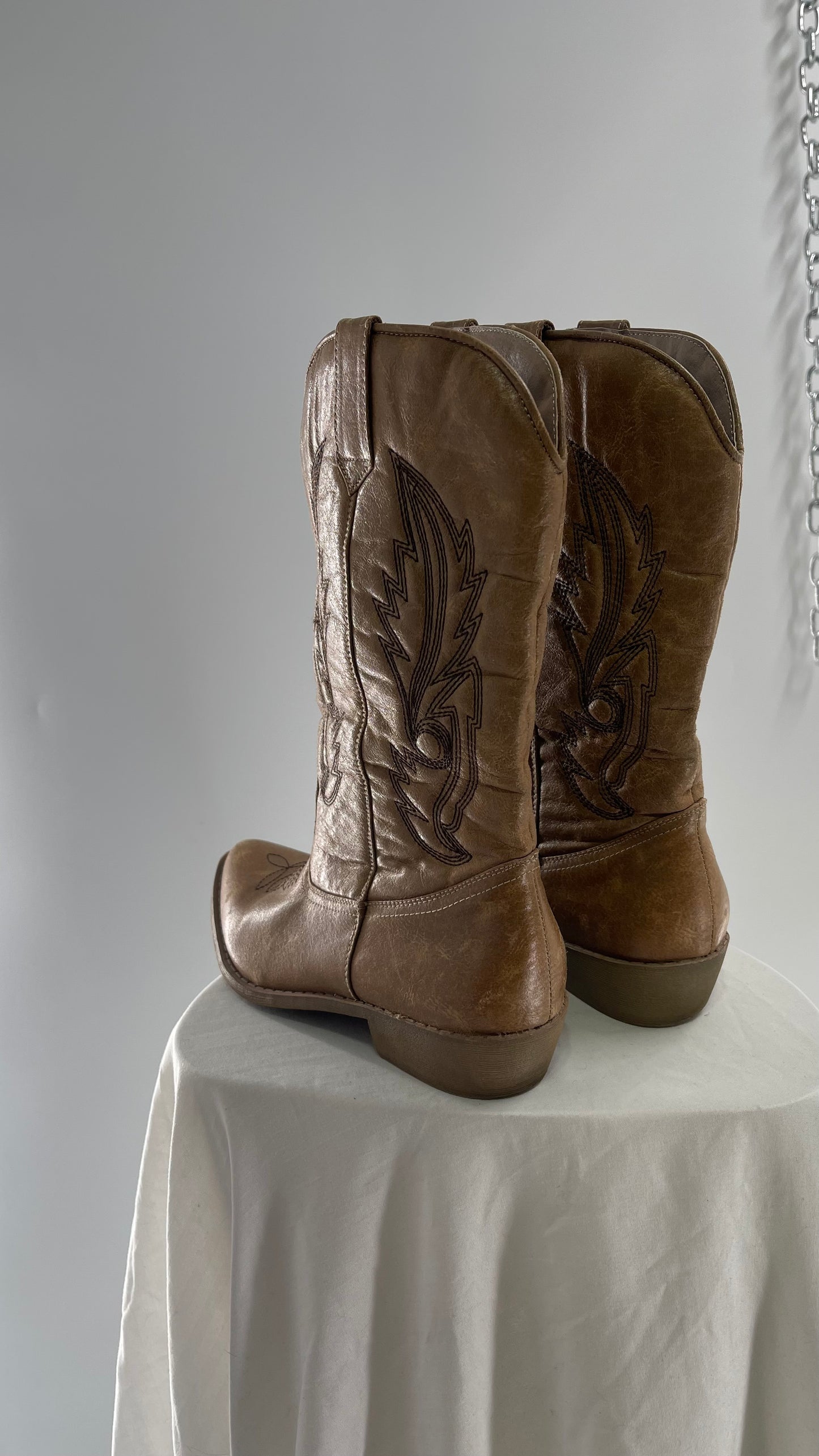 Vintage Coconuts Light Vegan Leather Cowboy Boots (7.5)