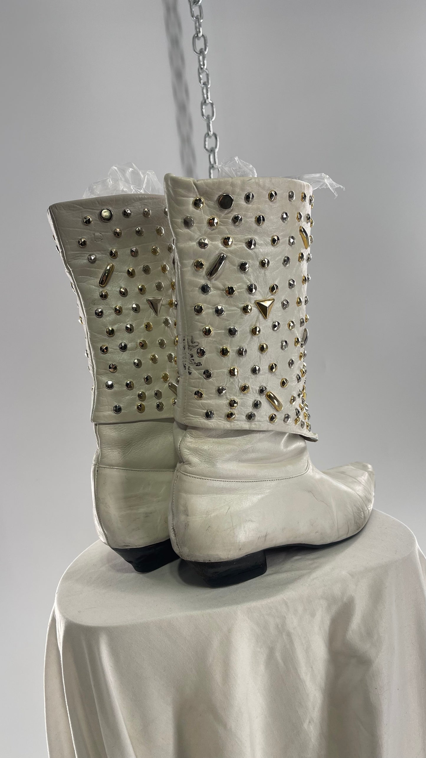 Vintage 1980s Fantasy Collection White Leather Pointed Boots with Mixed Metal Studs (8)