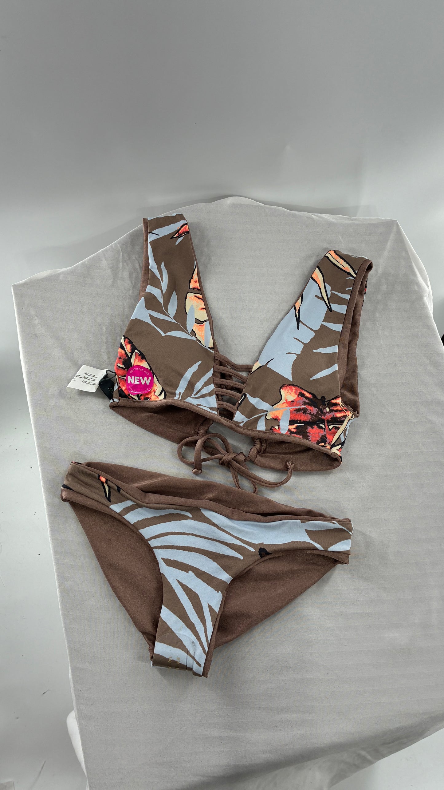 NWOT MAAJI Tan and Tropical Patterned Reversible Swim Set (L Top, XS Bottoms)