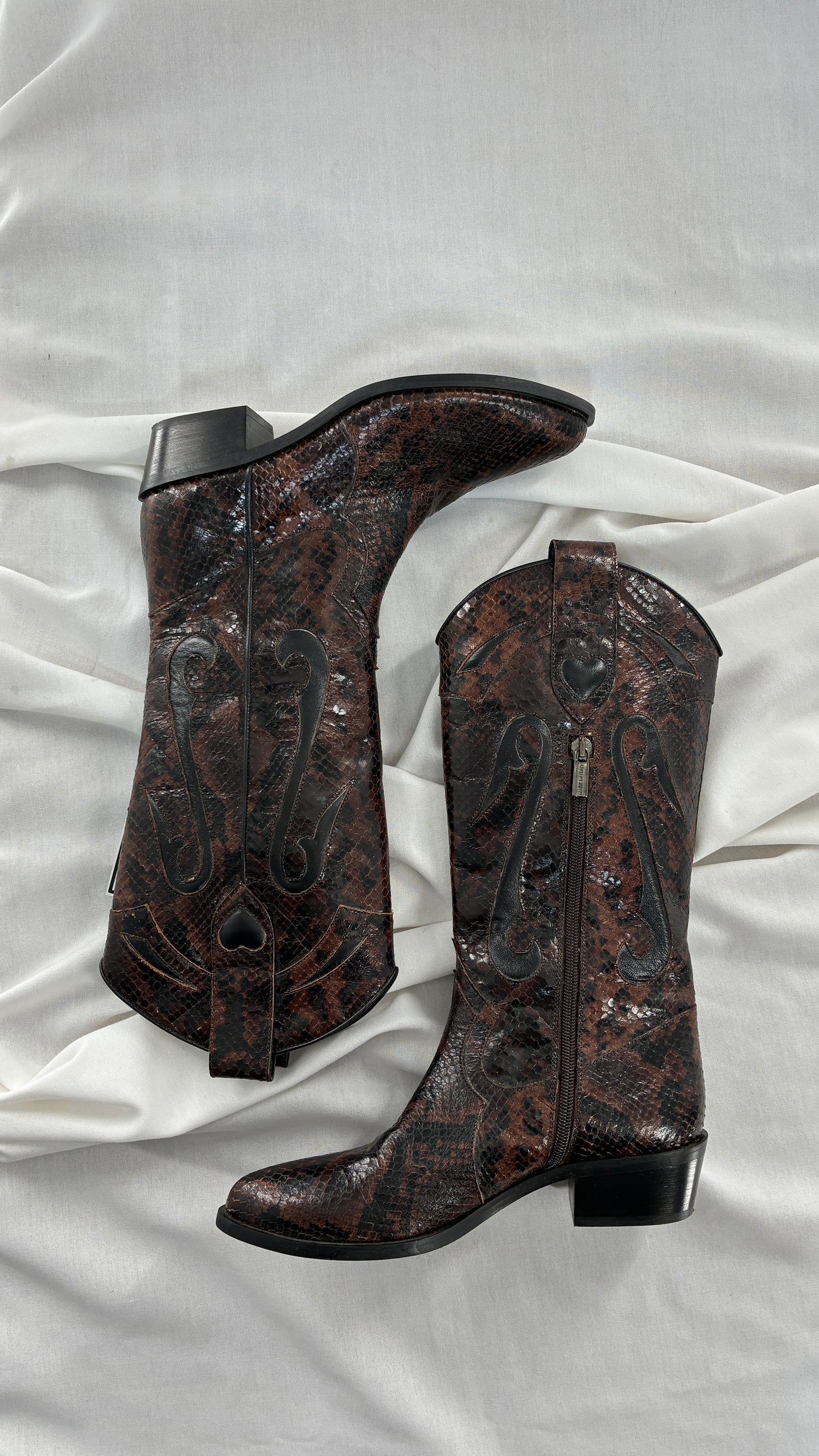 Vintage LABLANC Snakeskin Cowboy Boots with Hearts Made in Italy (36)