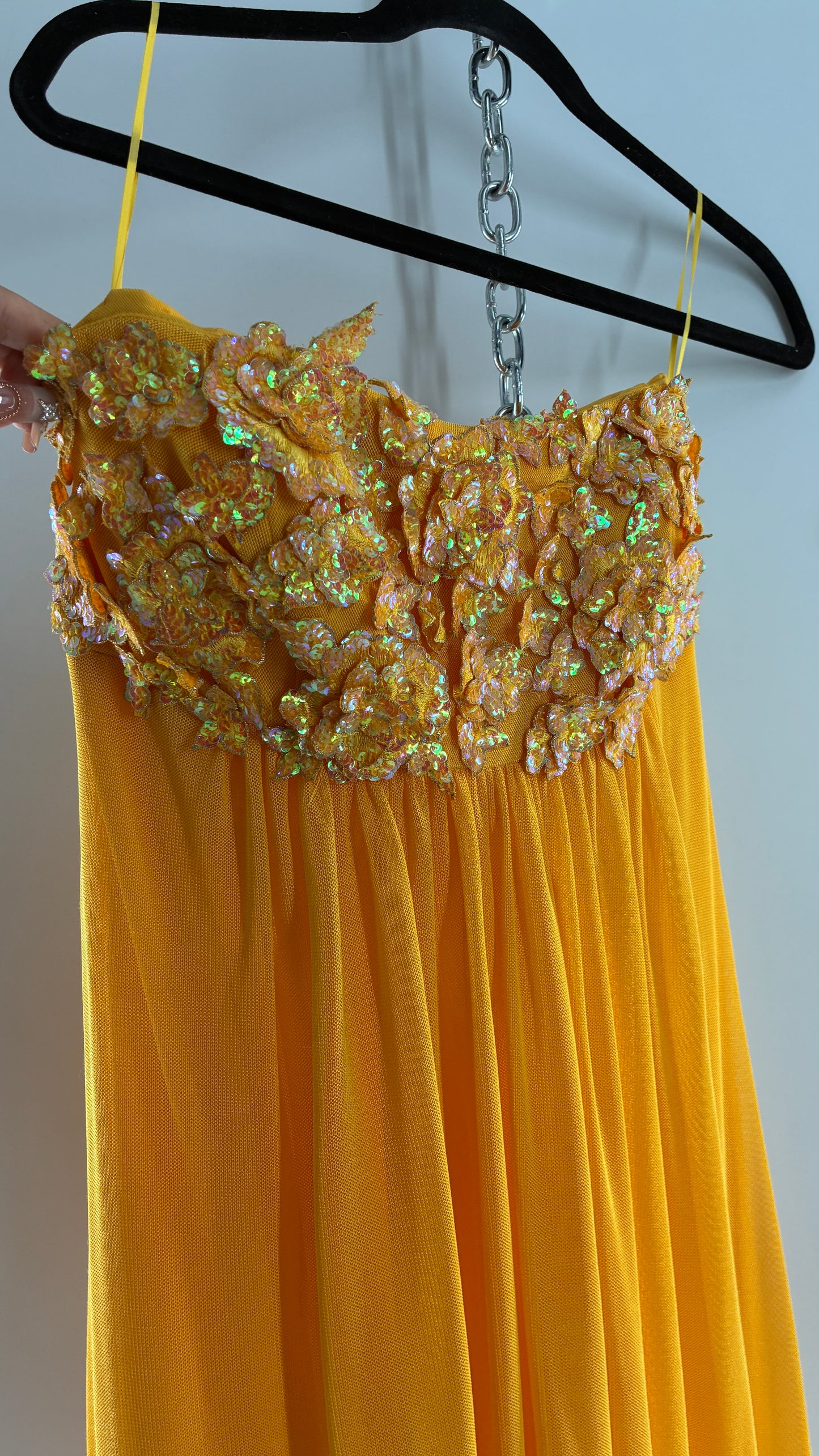 Vintage JAN’S BOUTIQUE Yellow Gown with Iridescent Sequin Appliqué Corseted Bust (6)