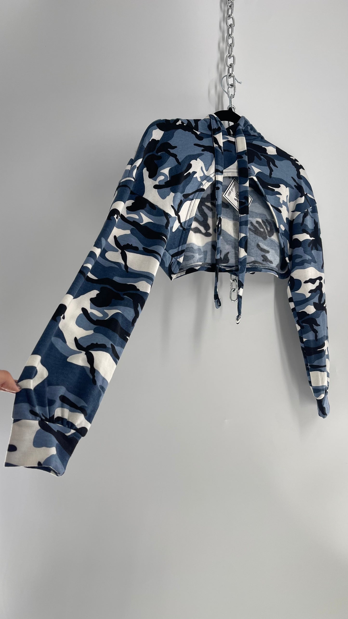 Cropped Blue Camo Printed Hoodie (Medium)