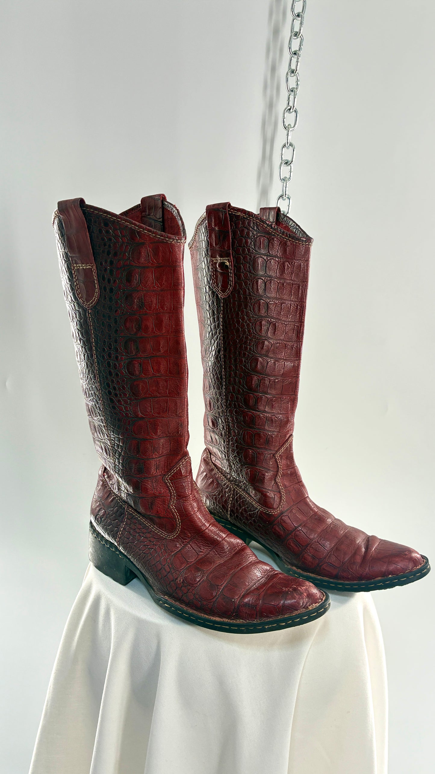 Vintage BORN Red Genuine Leather Crocodile Embossed Pointed Toe Boots (8.5)