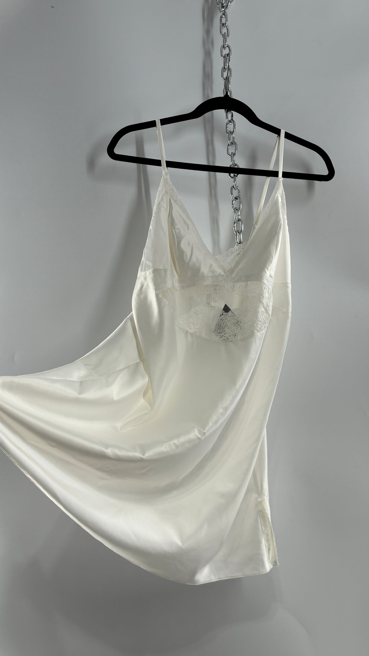 Vintage GALINA SIGNATURE White Slip with Lace Underbust Cut Out Detail (Medium)