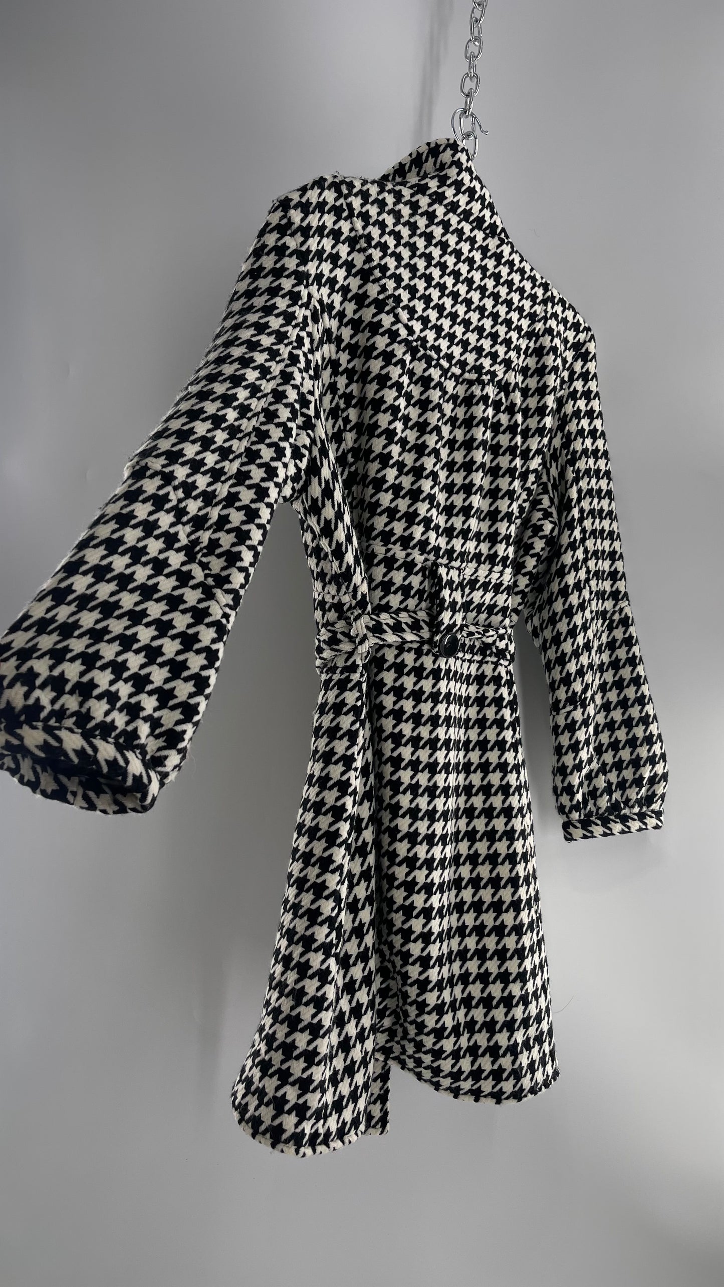 Deadstock Vintage Last Kiss Houndstooth Coat with Bubble Sleeve, Waist Tie, and Sweeping Hem (XXL)