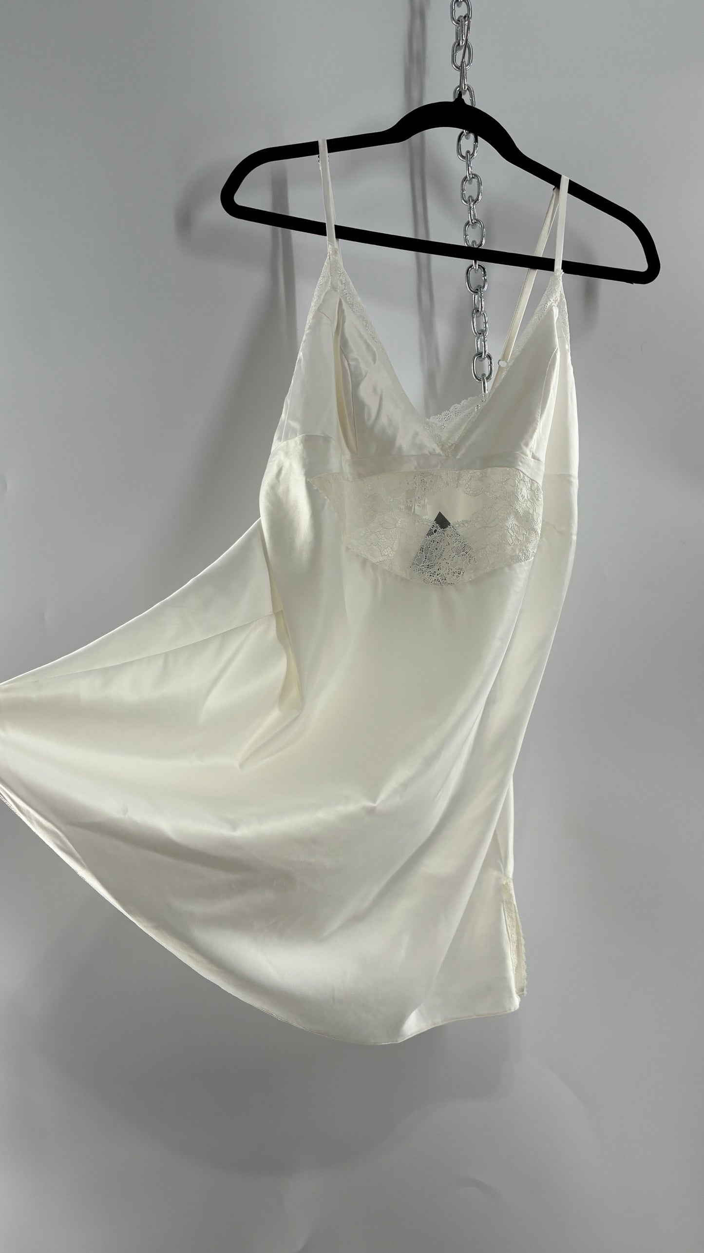 Vintage GALINA SIGNATURE White Slip with Lace Underbust Cut Out Detail (Medium)