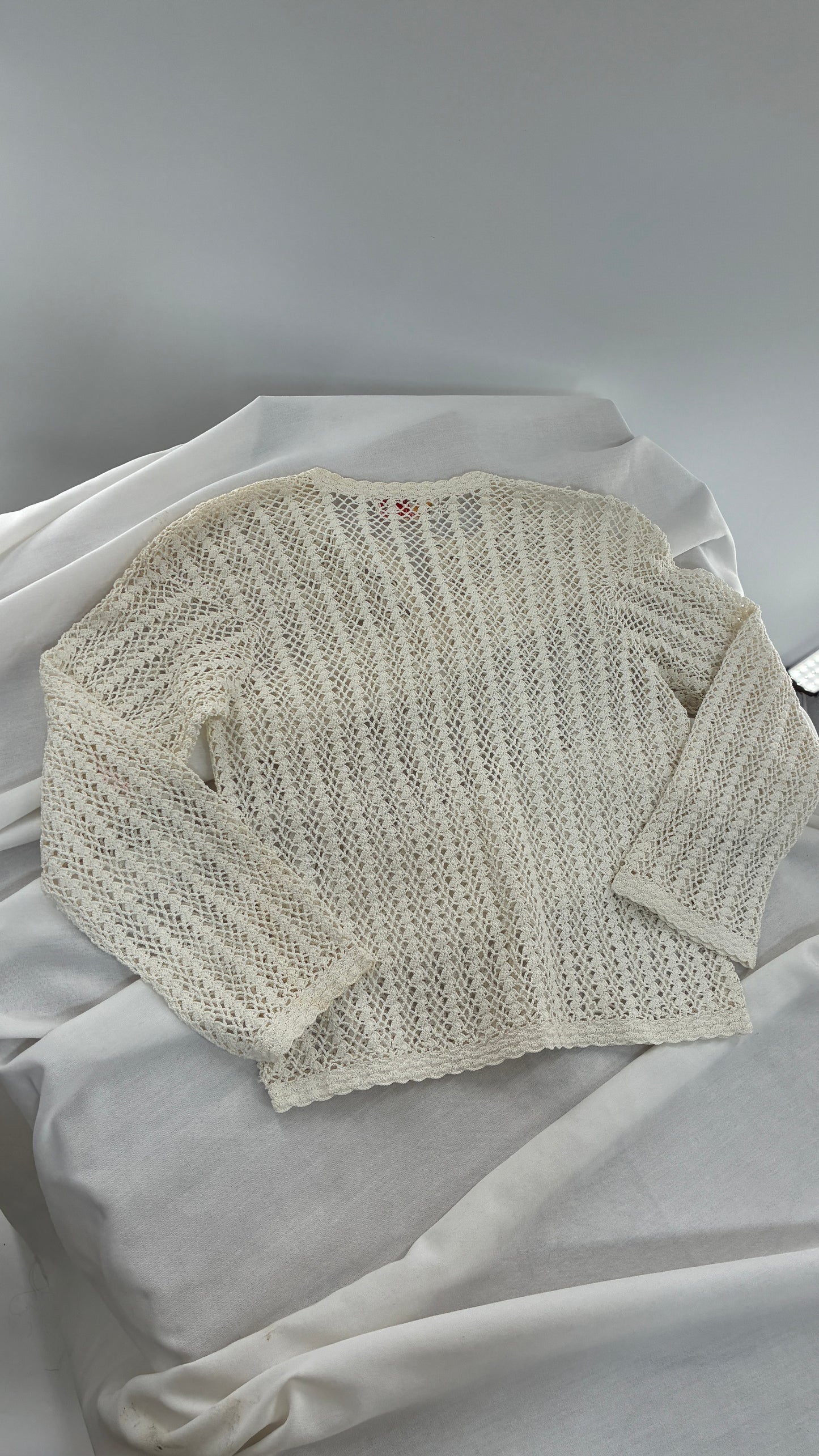 Vintage 1970s White Crochet Hand Made Quarter Sleeve Tunic Top Made in Shanghai (XS)