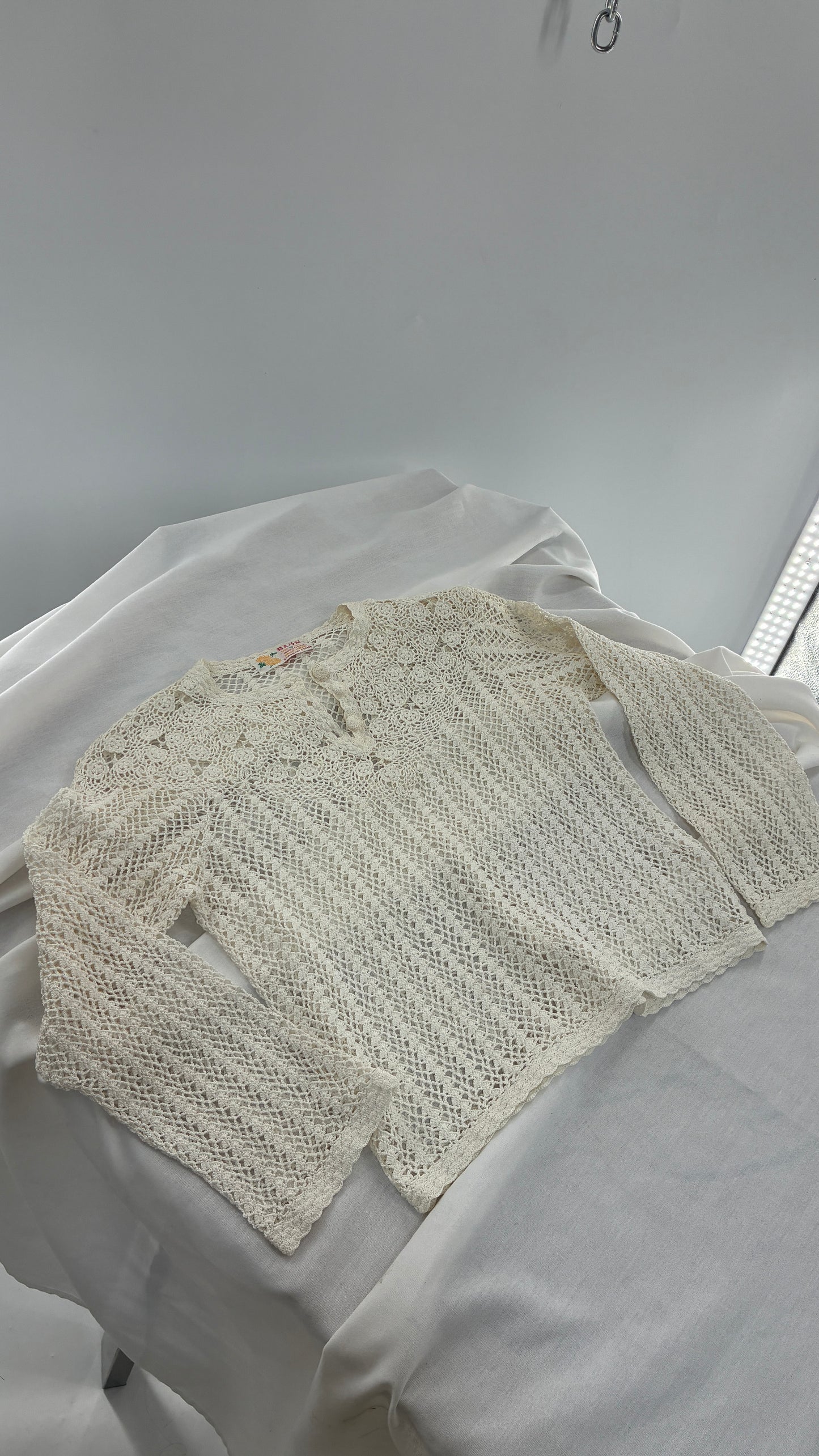 Vintage 1970s White Crochet Hand Made Quarter Sleeve Tunic Top Made in Shanghai (XS)