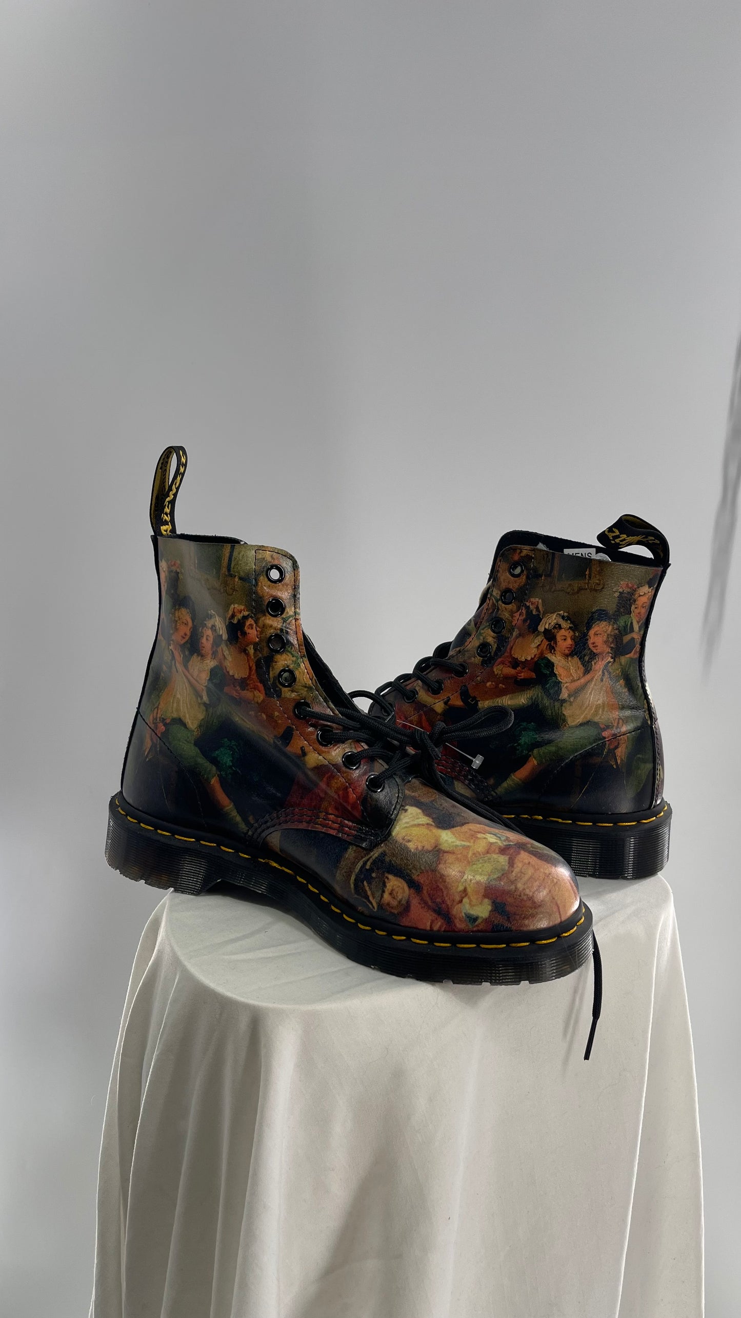 Dr Martens Men's William Hogarth Pascal 1460 Special Edition Art Museum Collection Boots. (8 M)