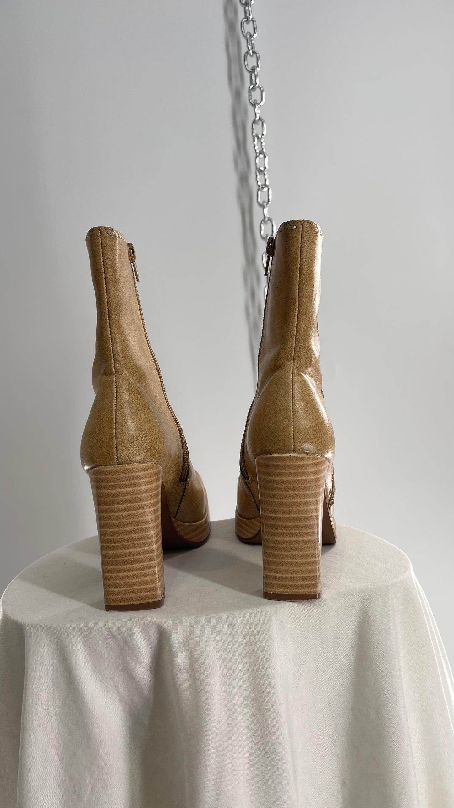 Vintage LEI Tan Square Toe Platform Booties with Stitch Detailing (6.5)