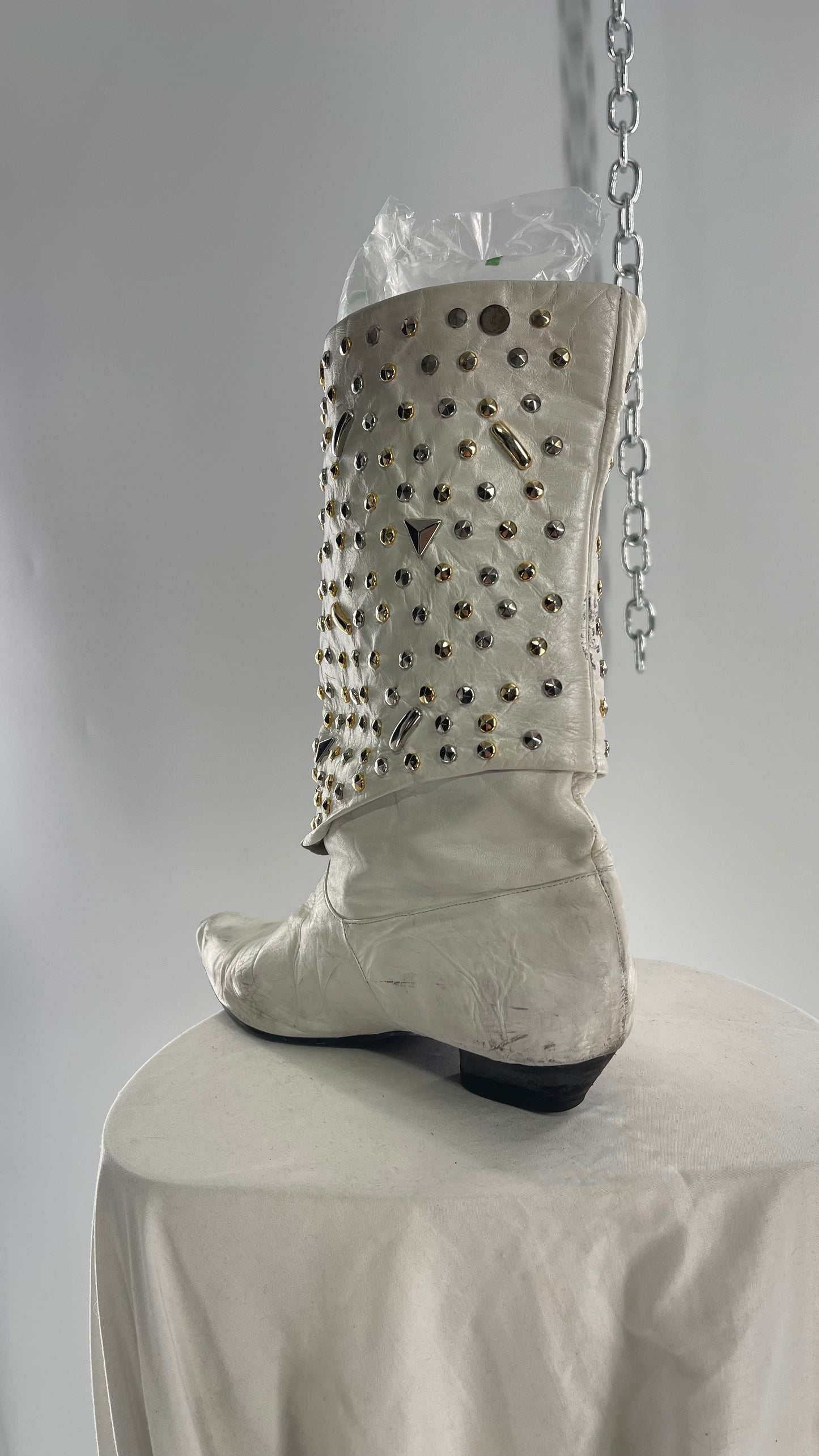 Vintage 1980s Fantasy Collection White Leather Pointed Boots with Mixed Metal Studs (8)