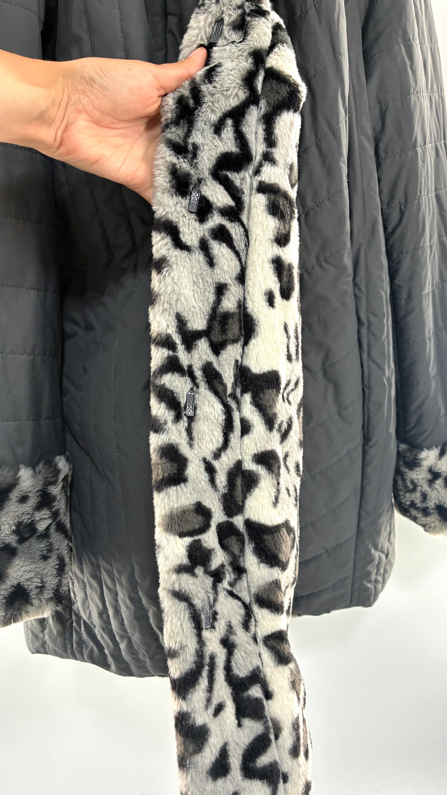 Vintage DENNIS BASSO Reversible Leopard Fur and Quilted, Hooded Coat (Large)