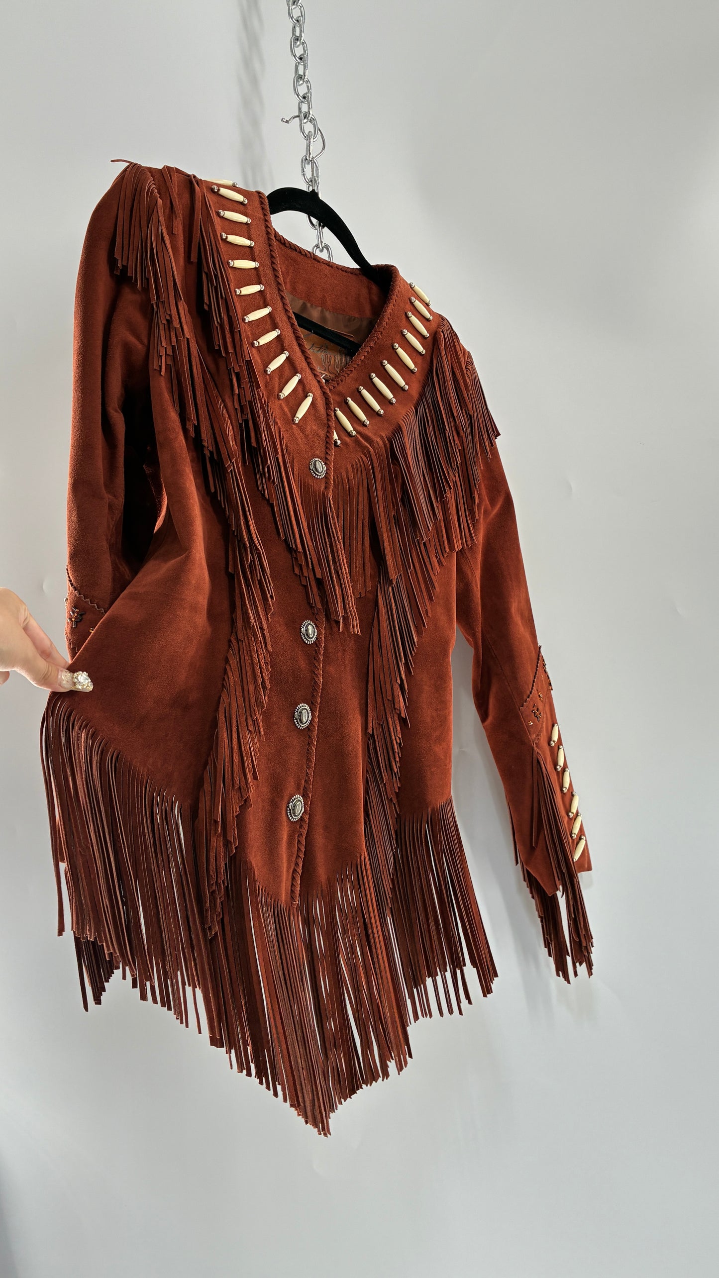 Vintage 1970s Suede Made in Old Senora Mexico Rust Thick Heavy Duty Suede Leather Jacket with Pointed Hemline, Beaded Details and Fringe Design (8)