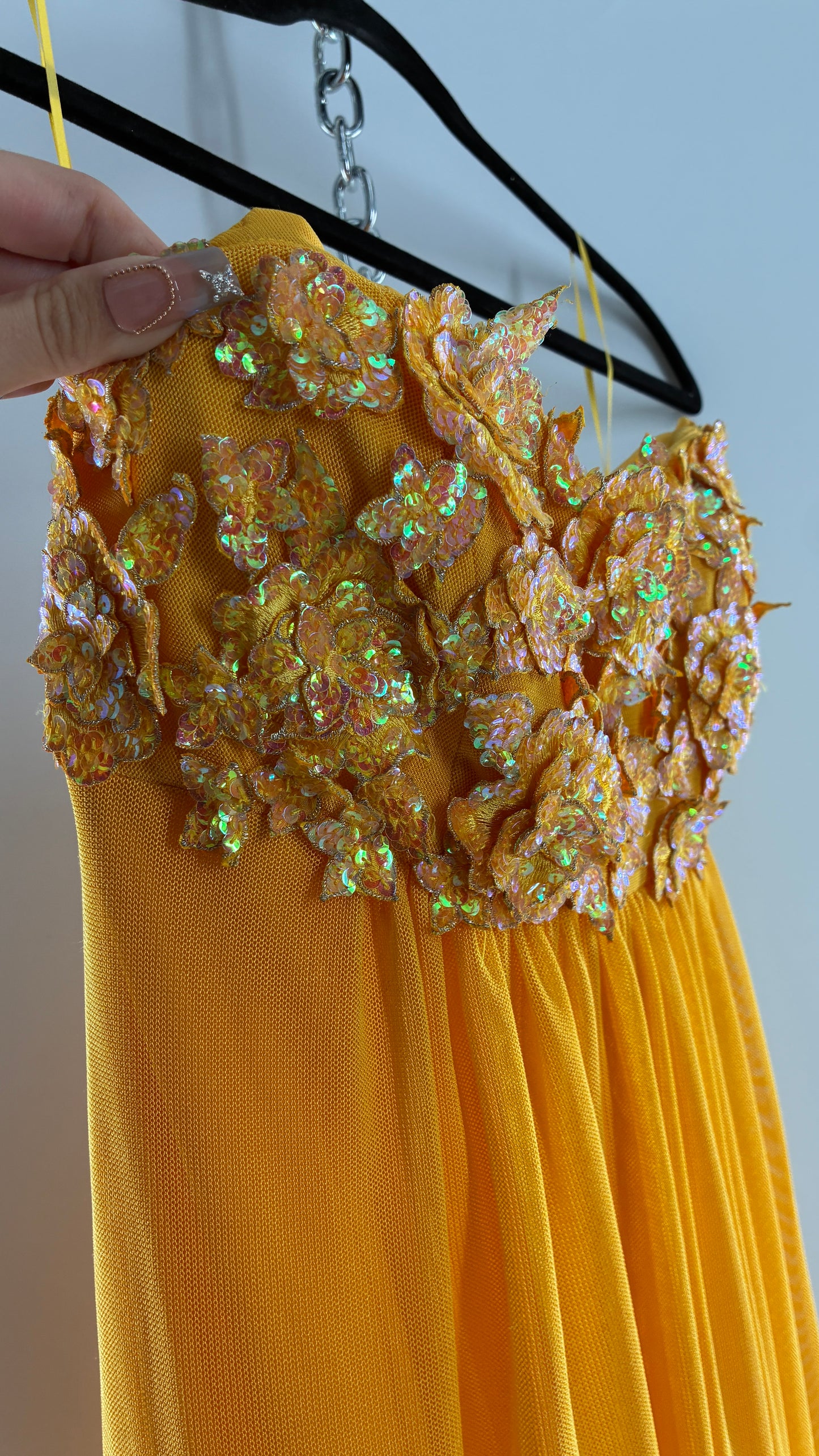 Vintage JAN’S BOUTIQUE Yellow Gown with Iridescent Sequin Appliqué Corseted Bust (6)