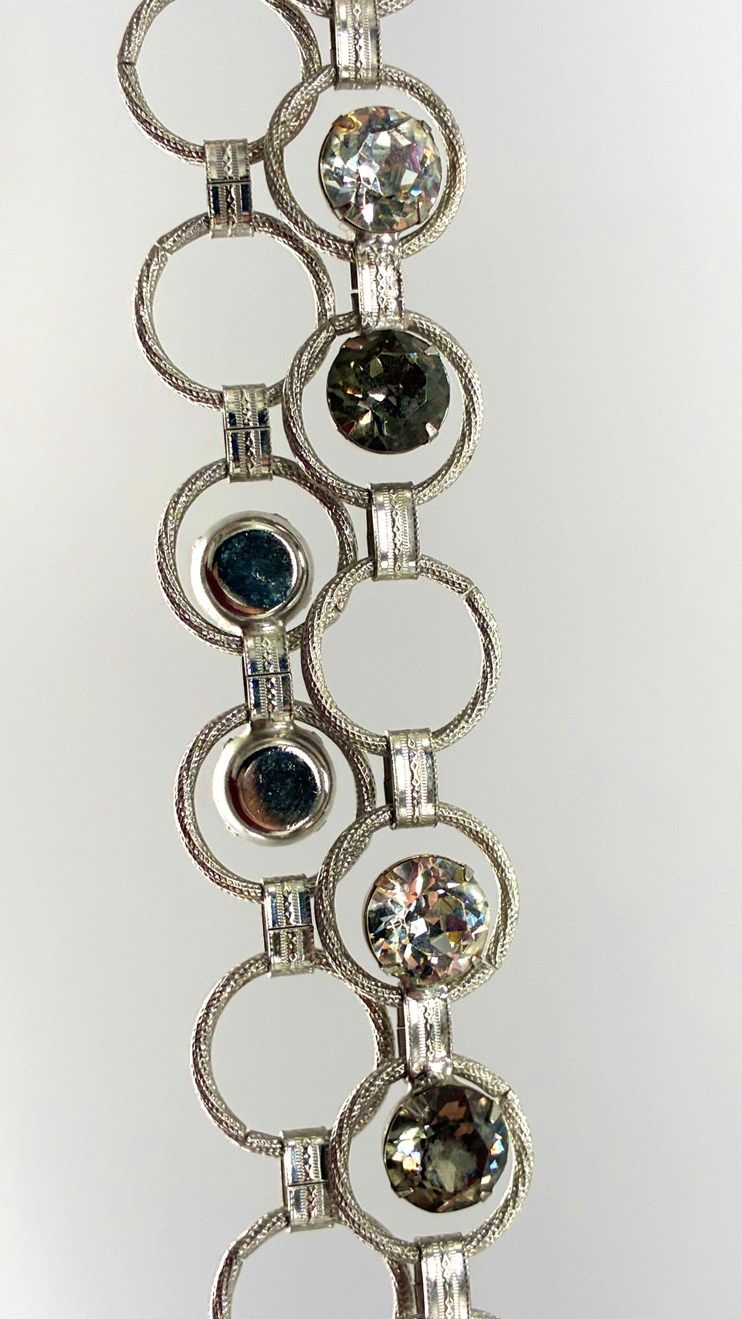 Vintage Metal Chain Silver Belt with Interlinked Rhinestone Detailing (One Size)