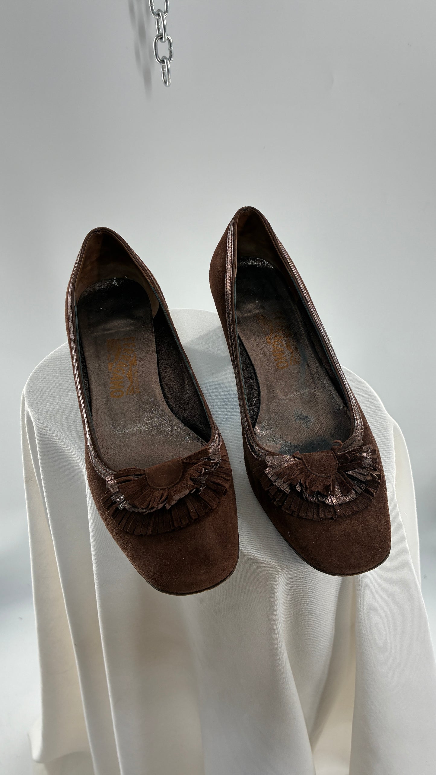 Vintage SALVATORE FERRAGAMO Brown Suede Leather Kitten Heel (10.5)