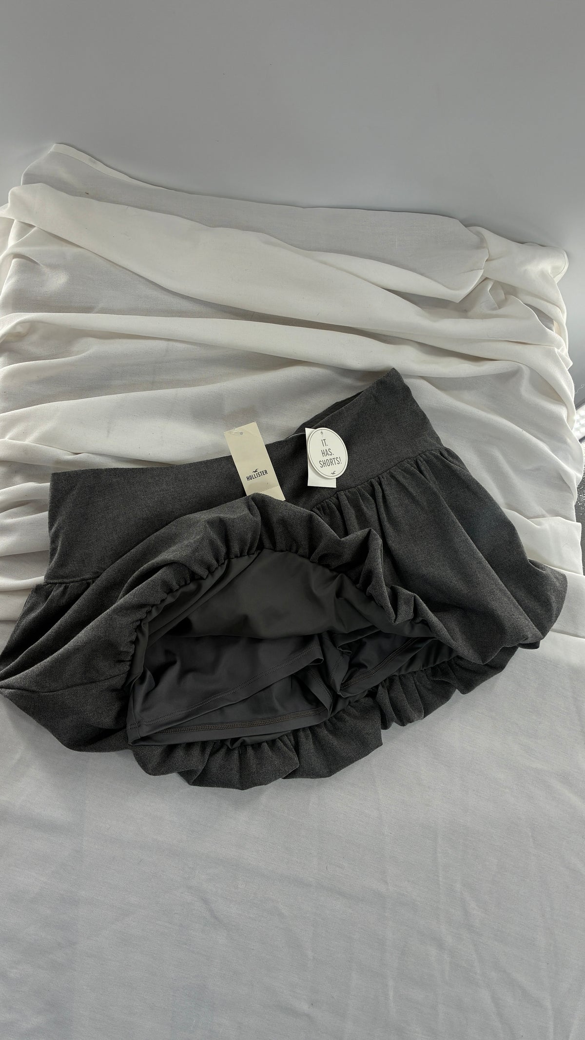 HOLLISTER Grey Bubble Hem Minu Skirt with Tags Attached  (Medium)