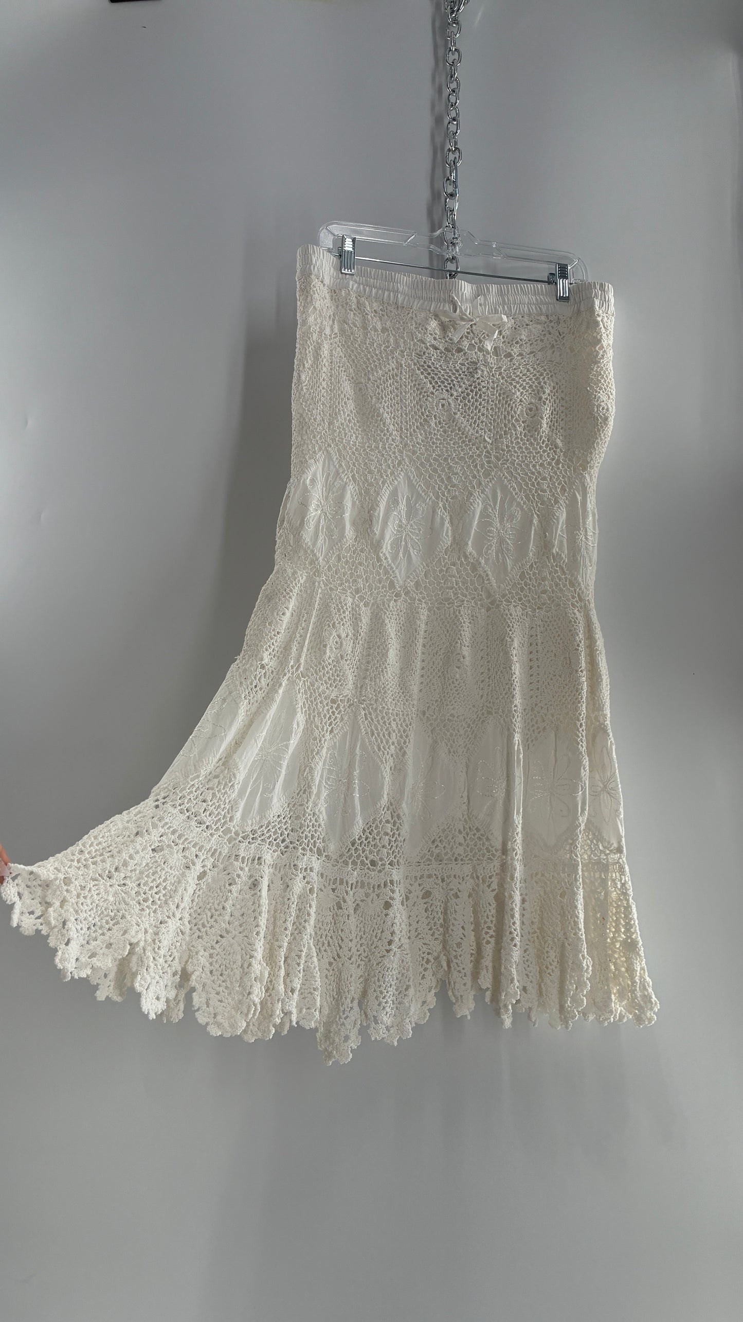Vintage Full Length White Crochet and Appliqué Skirt (Petite Medium)