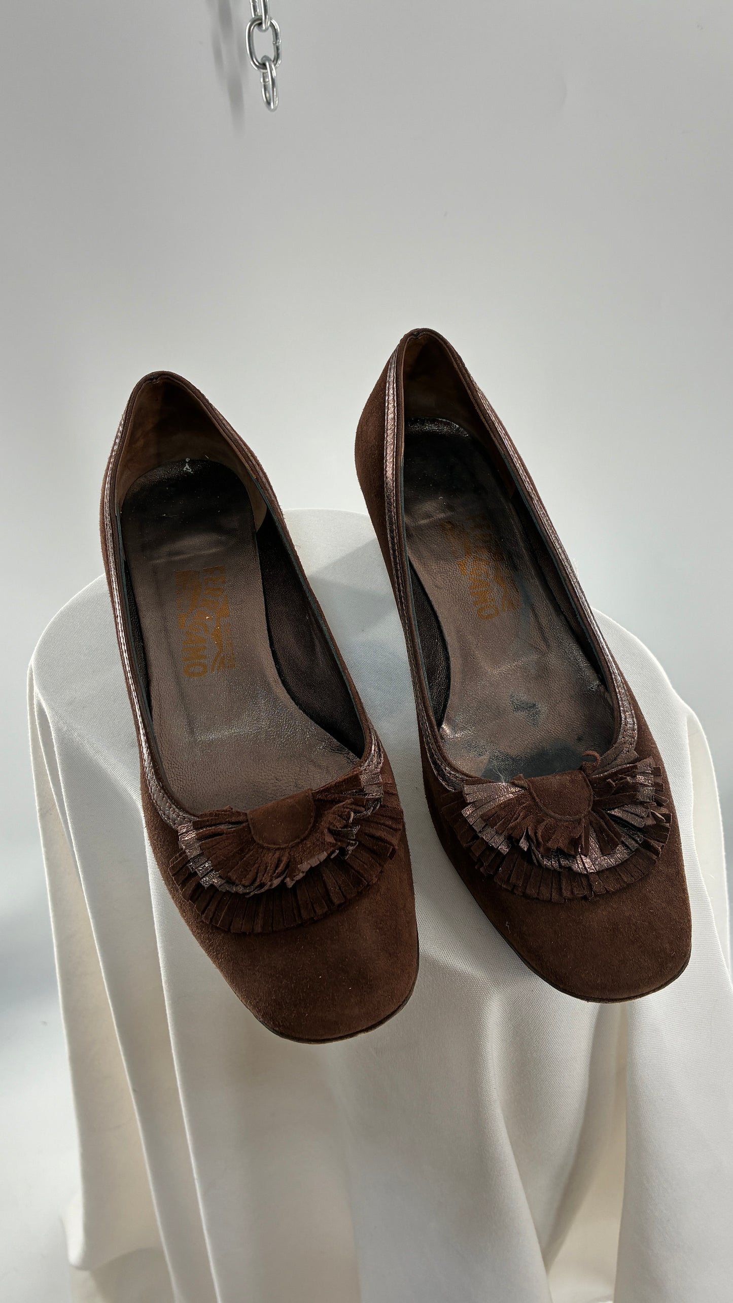 Vintage SALVATORE FERRAGAMO Brown Suede Leather Kitten Heel (10.5)