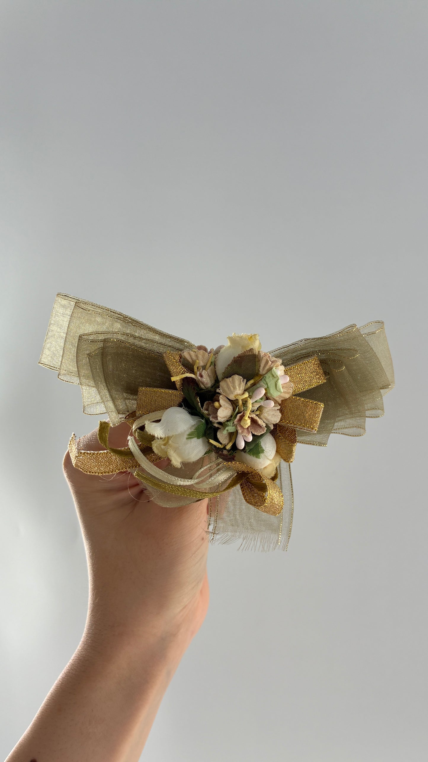 Vintage 1950s Ribbon Lace Floral Brooch  Pin