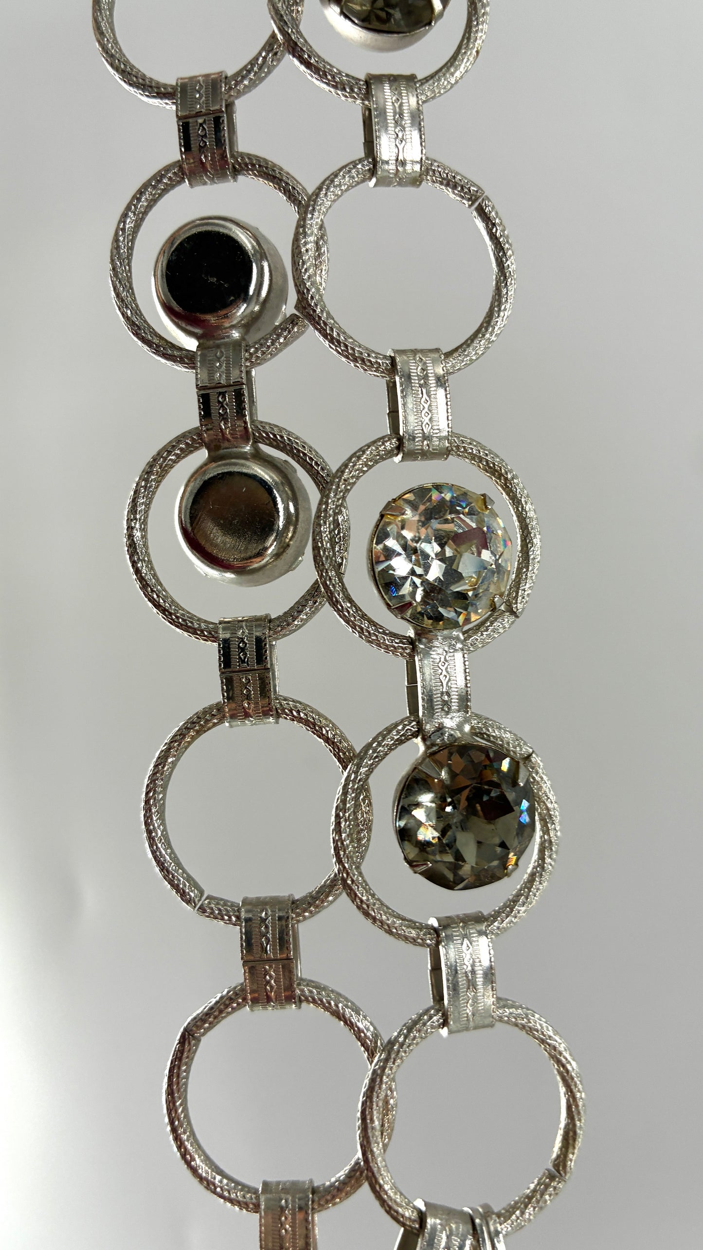 Vintage Metal Chain Silver Belt with Interlinked Rhinestone Detailing (One Size)