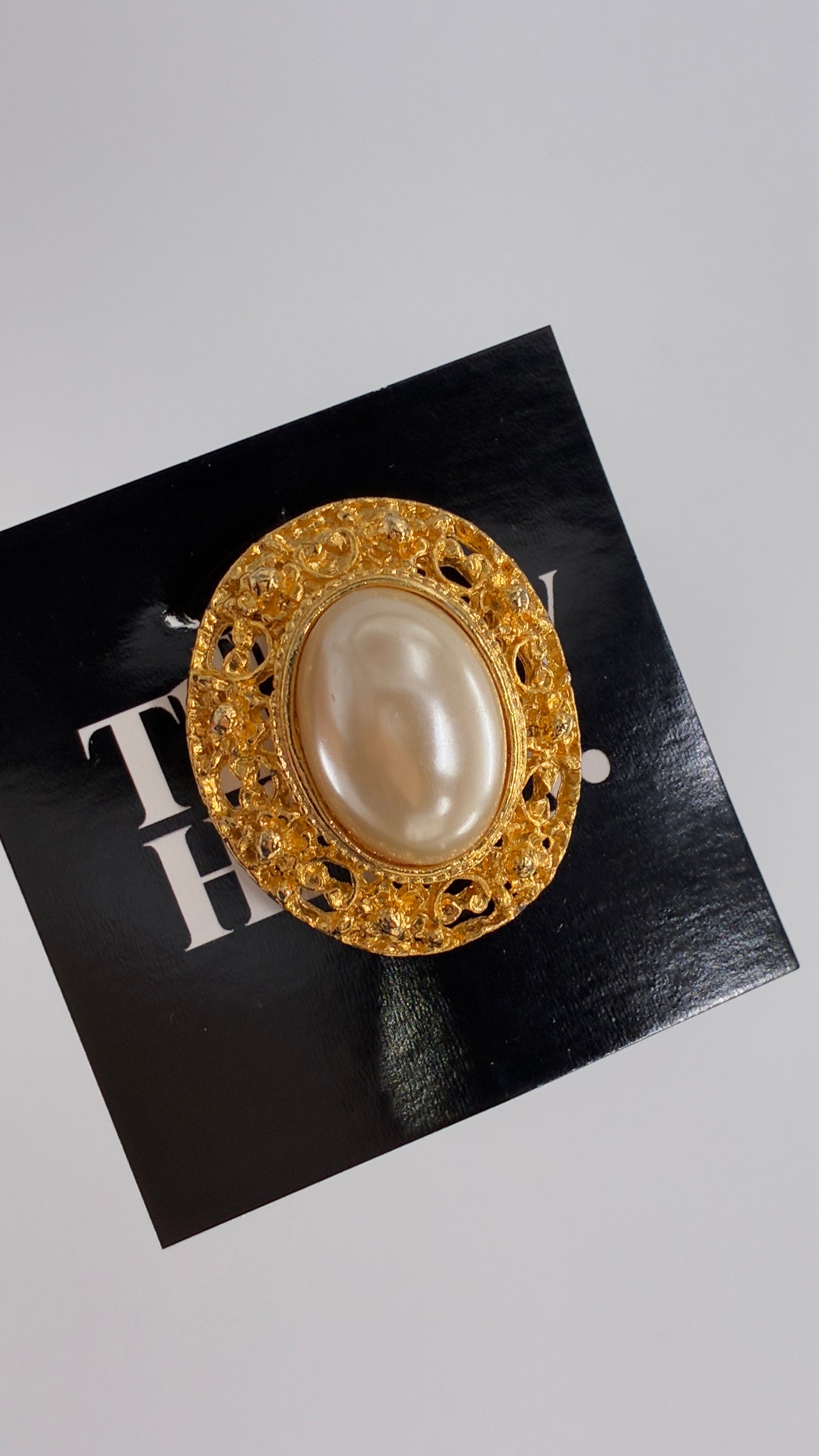 Vintage Ornate Gold Border, Pearl Scarf Ring Loop
