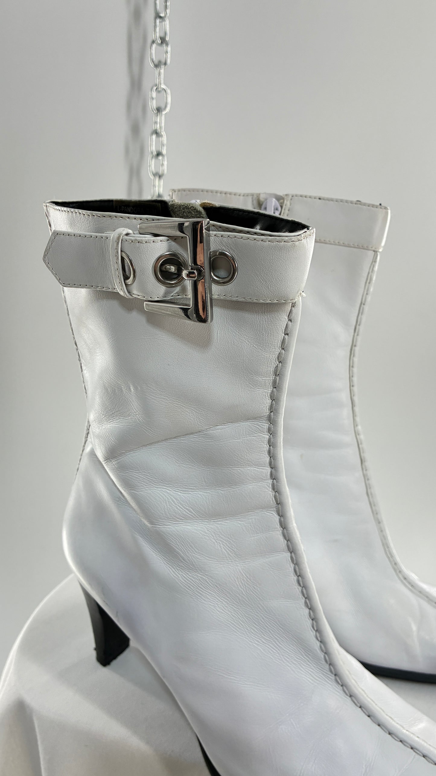 Vintage FRANCO SARTO White Leather Pointed Toe Boots with Ankle Buckle (7.5)