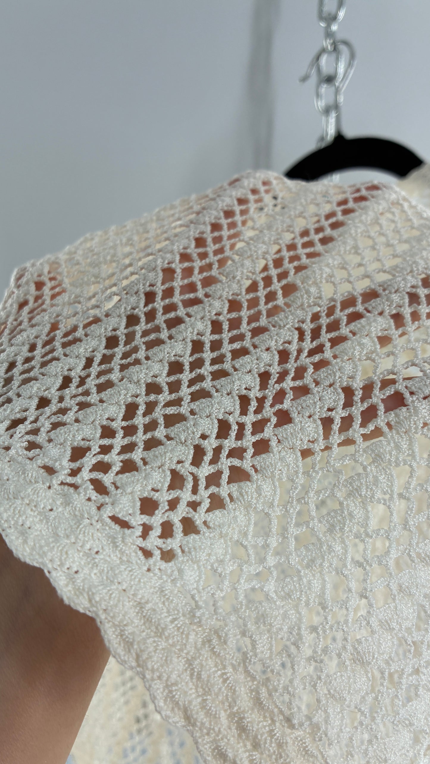 Vintage 1970s White Crochet Hand Made Quarter Sleeve Tunic Top Made in Shanghai (XS)