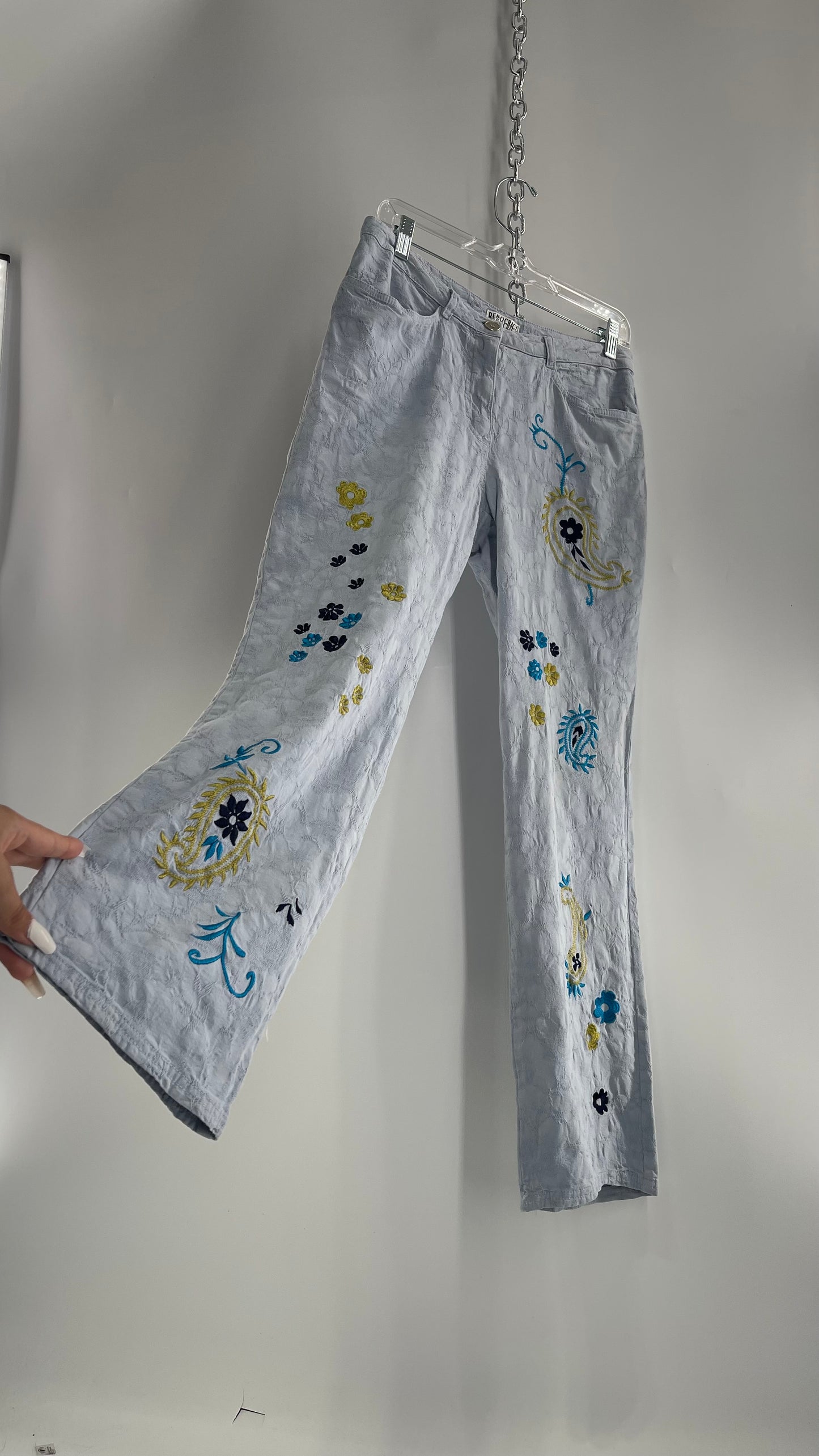 Vintage DEMOCRACY Embroidered, Textured Kickflares (8 Petite)