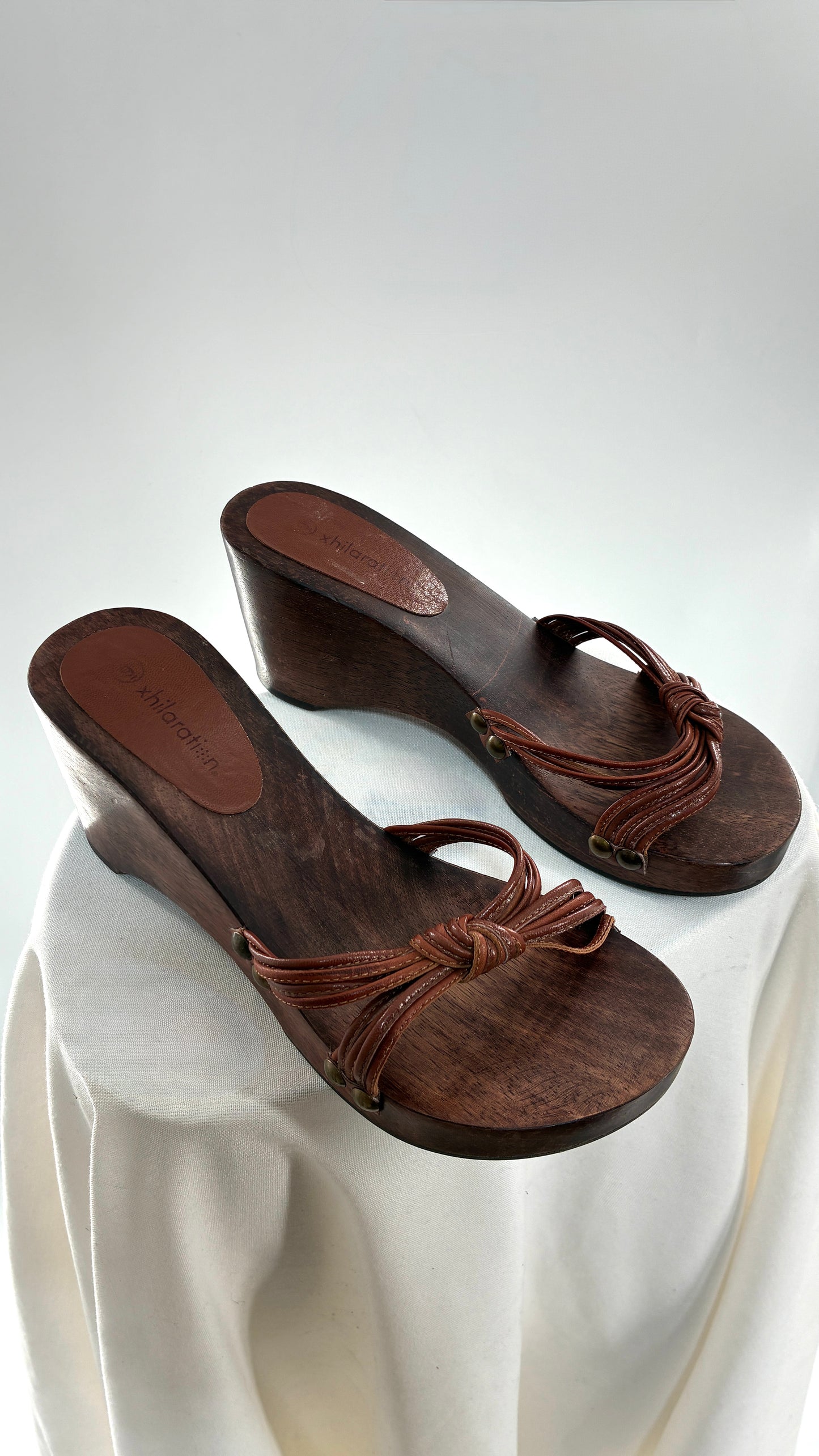Vintage Wooden Heel with Brown Thong Strappy Detail (9)