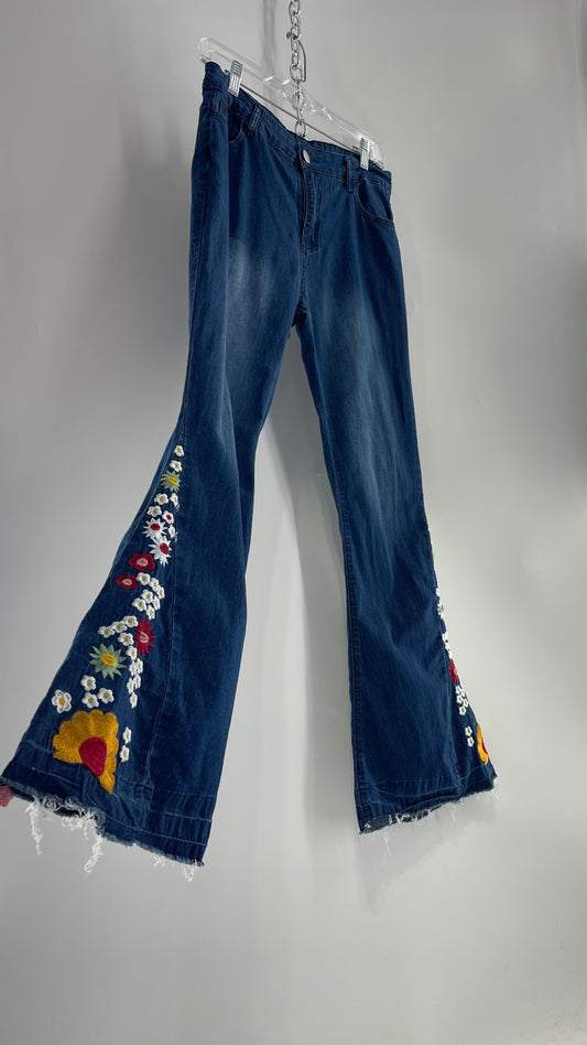 Vintage Embroidered Side Kick Flare Bell Bottom Jeans (28”)