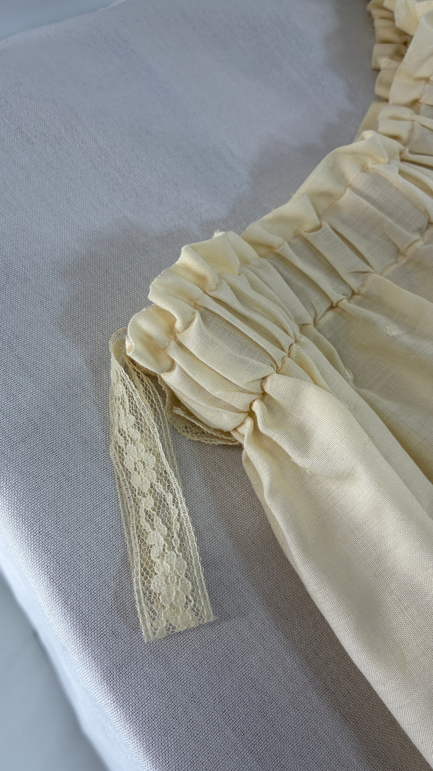 Vintage 1960s Handmade Lace Hem Cotton Skirt with Embroidered Patterning (XS/S)