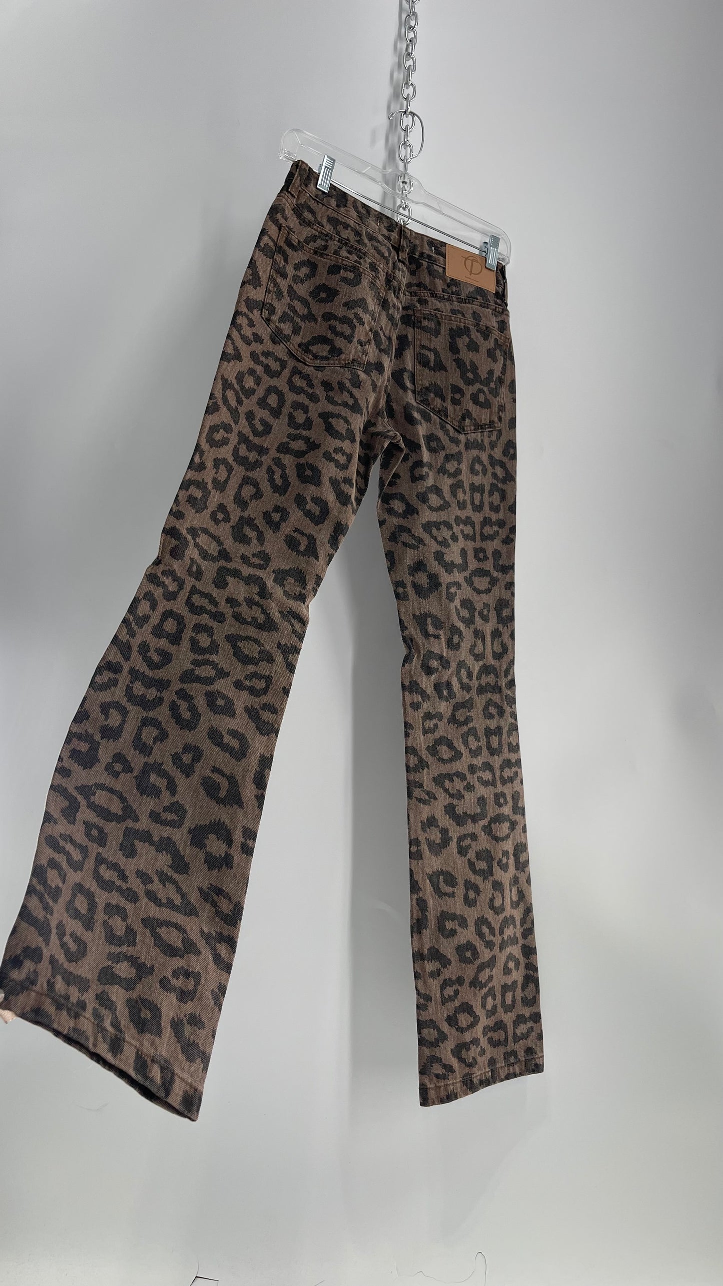 The Open Product Cheetah Print Brown Jeans with Buttons on Hem  (2)