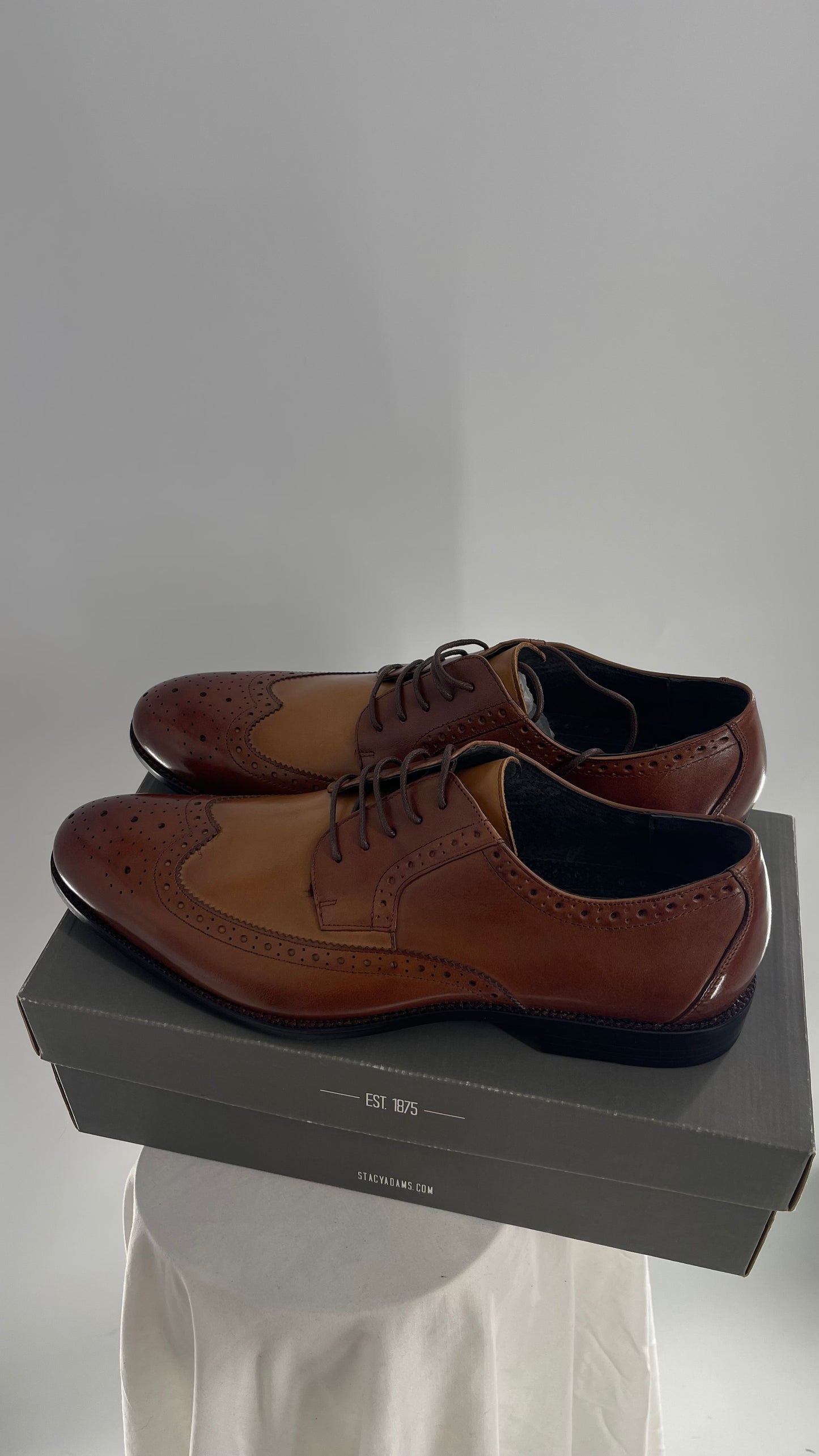 STACY ADAMS Brown and Tan Patent Leather Oxfords (13)