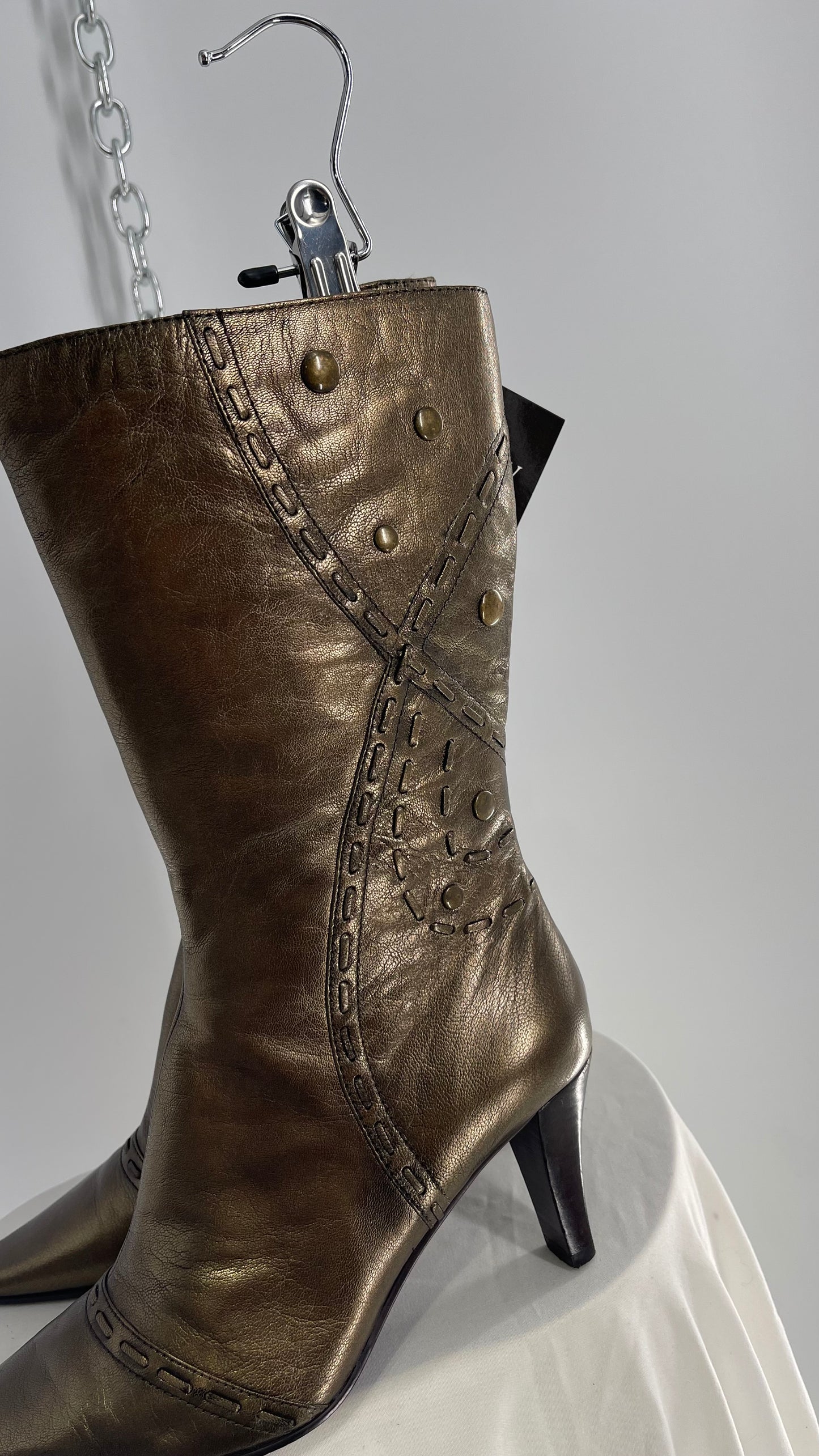 Vintage BANDOLINO Bronze Metallic Pointed Toe Boots with Leather Stitching and Studded Details (7)